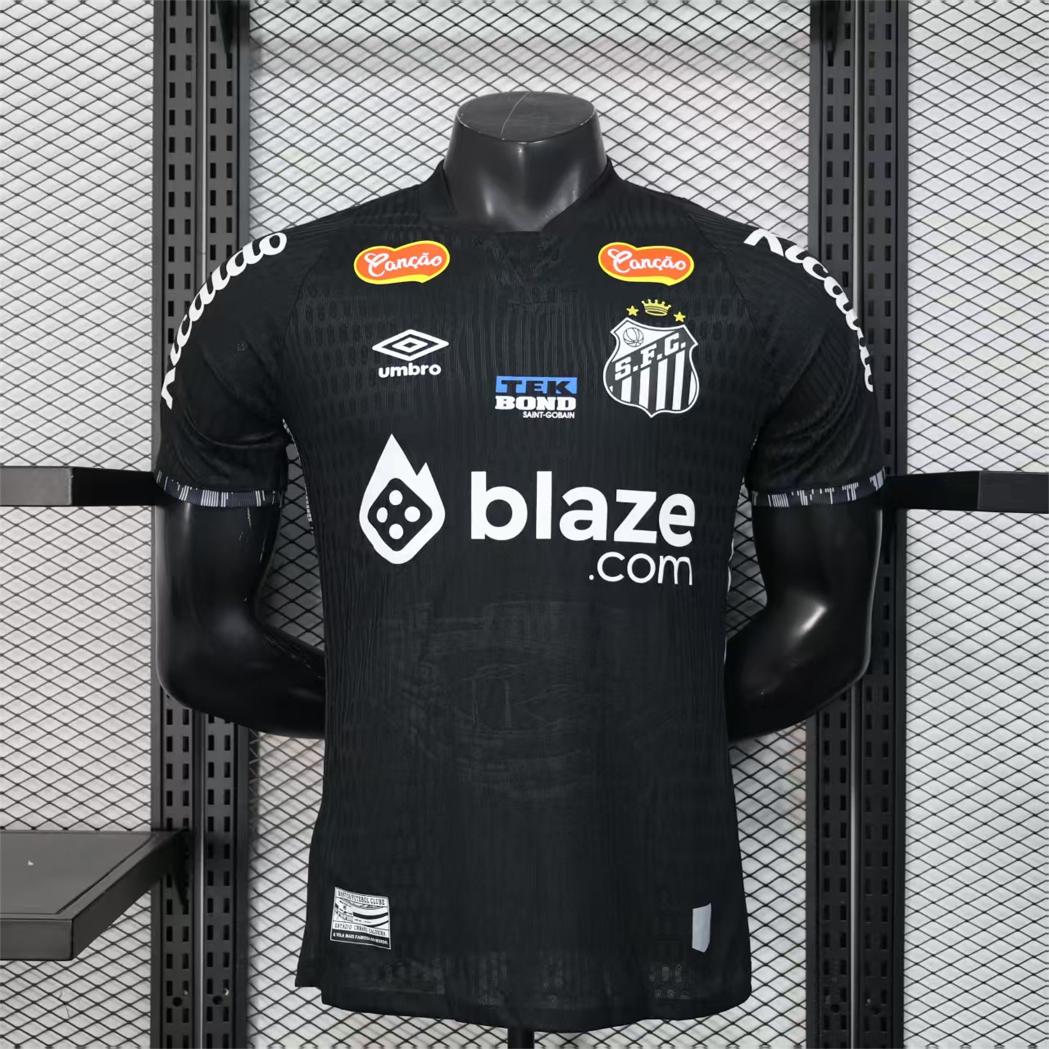 foot-Santos 2025-26 Goalkeeper 2 Black Jersey With Sponsors - Player Version
