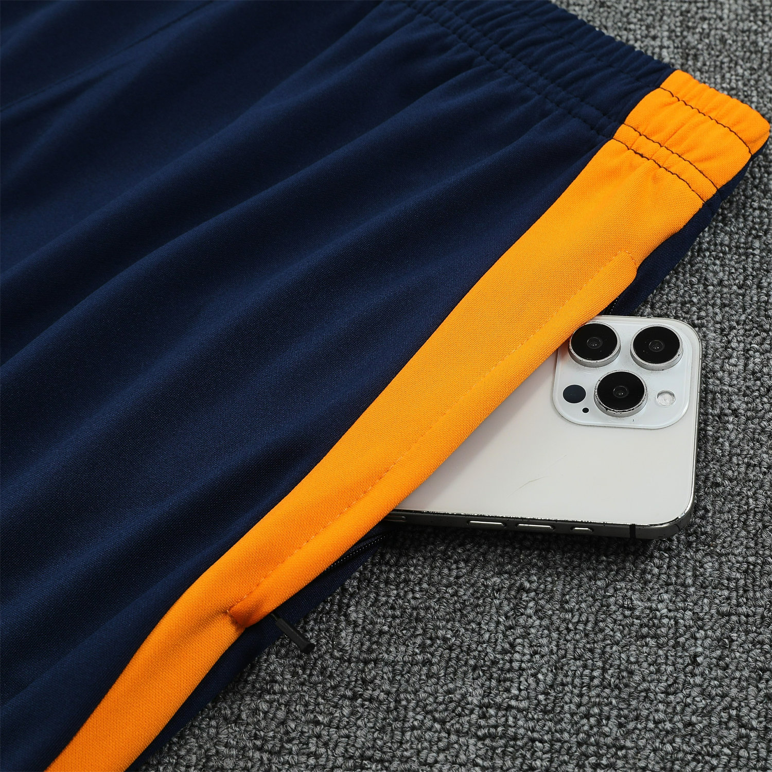 foot-Real Madrid 25-26 POLO Short-Sleeve Training Set - White Top and Deep Blue Pants