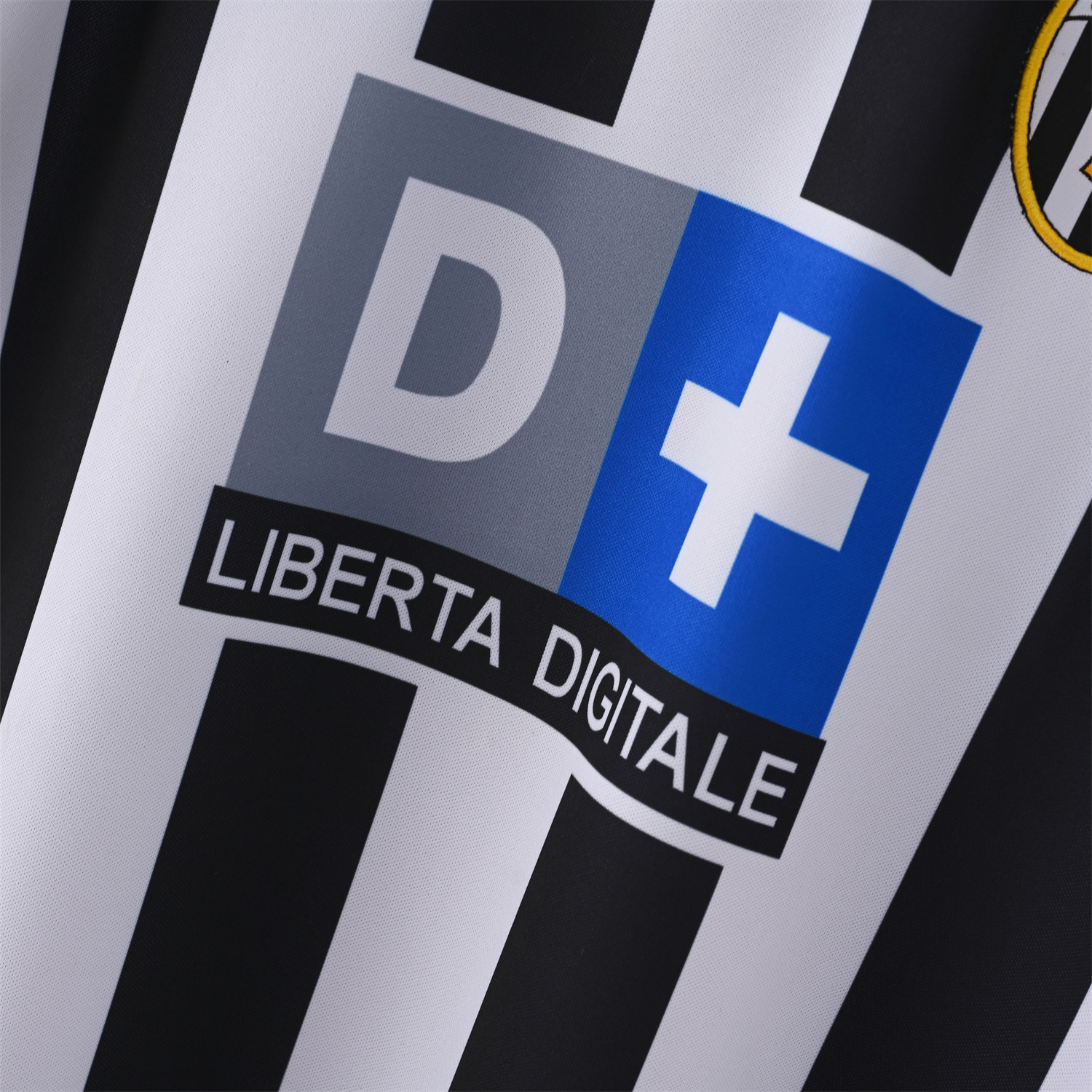 foot-Retro Juventus 1999-00 Home Jersey