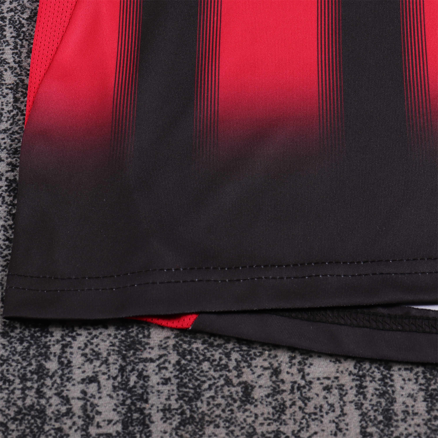 Unitedfootballkit.com | Retro AC Milan 2004-05 Home Kids Kit -Customize Name, Number and Patch | Worldwide Shipping