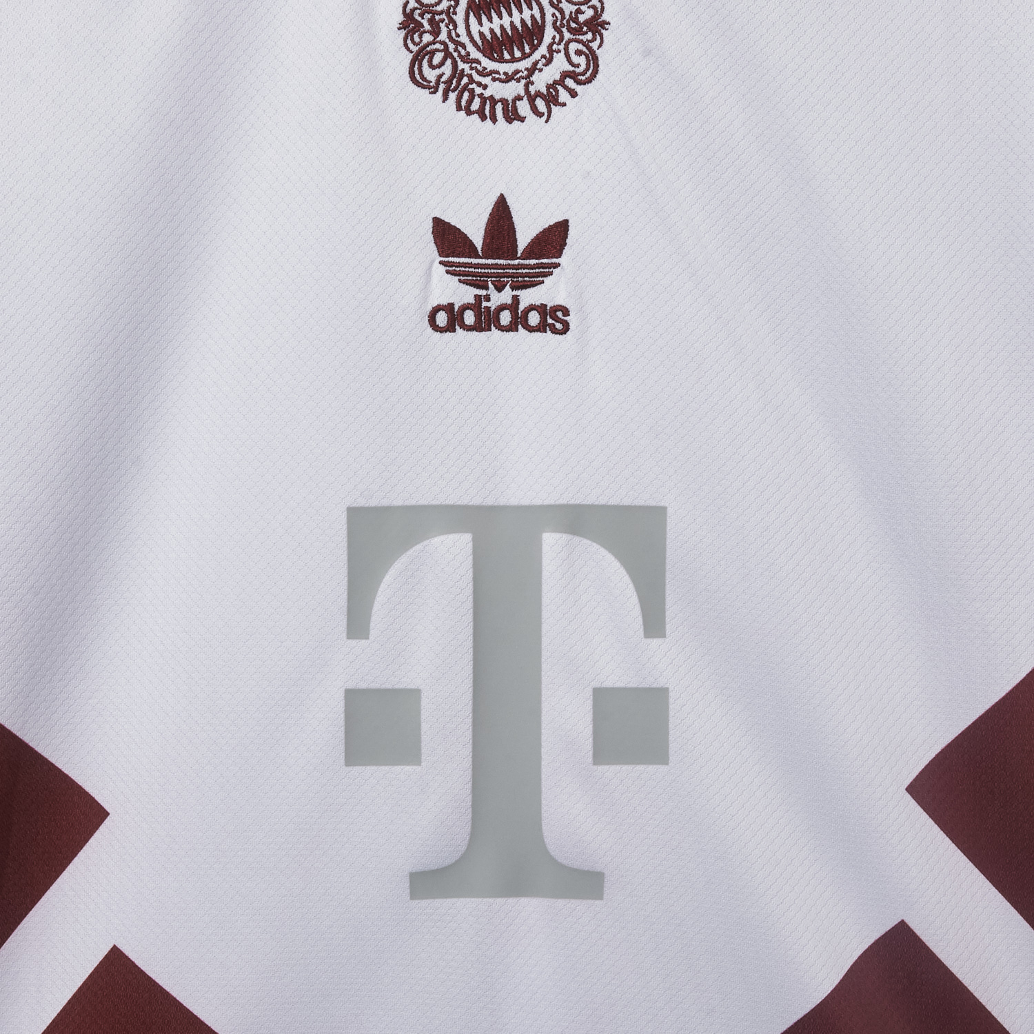 foot-Bayern Munich 25-26 Throwback Trefoil Red Stripe White Special Jersey - Fans Version