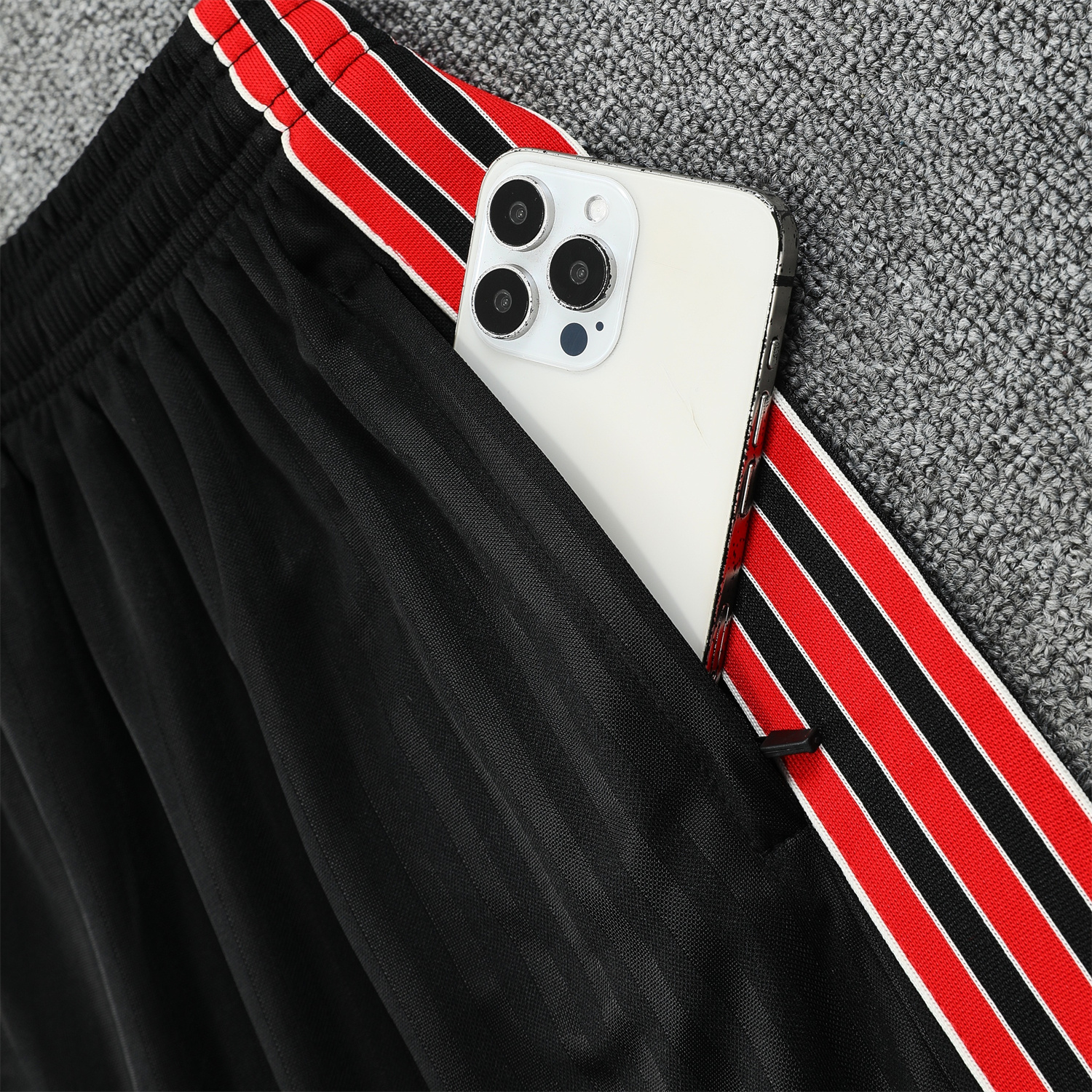 foot-Manchester United 25-26 Short-Sleeve Training Set - Red Lines Black Top & Black Shorts