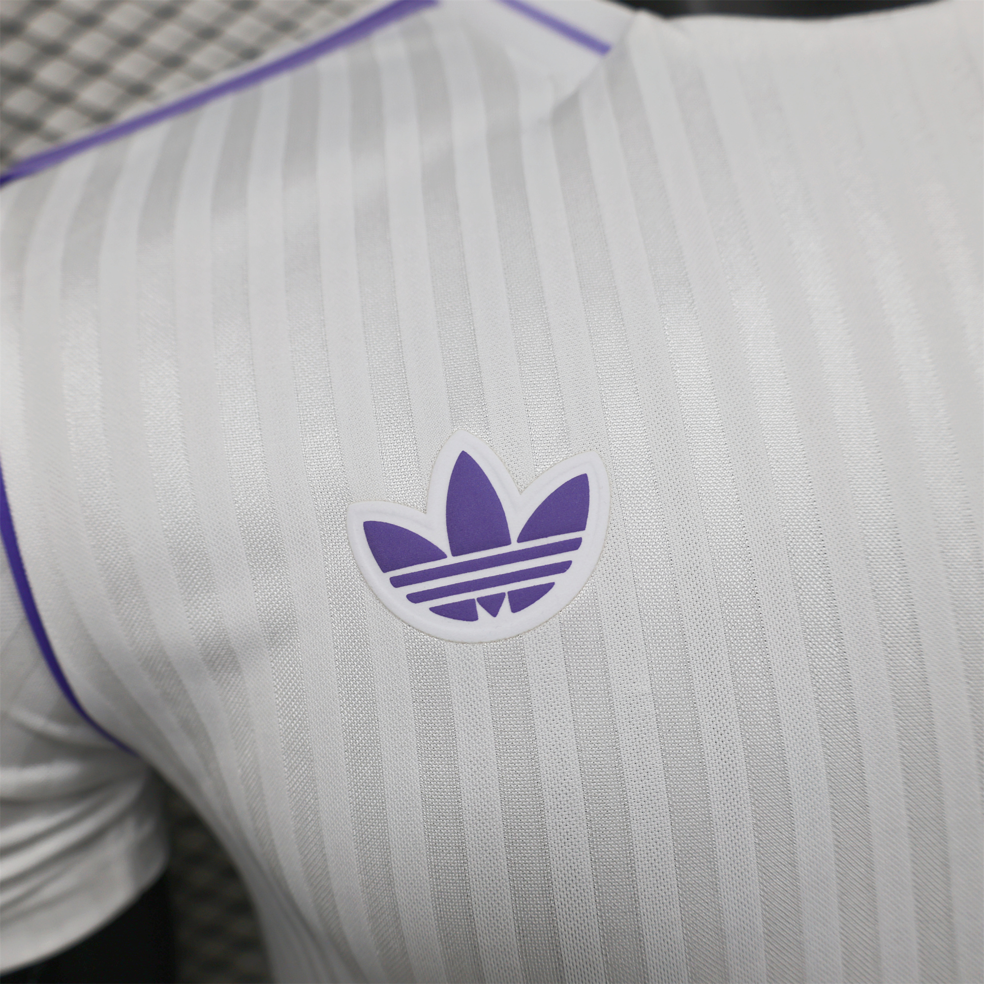 ManixJersey.com | Real Madrid 2025 White Icon Retro Jersey - Player Version -Customize Name, Number and Patch | Worldwide Shipping