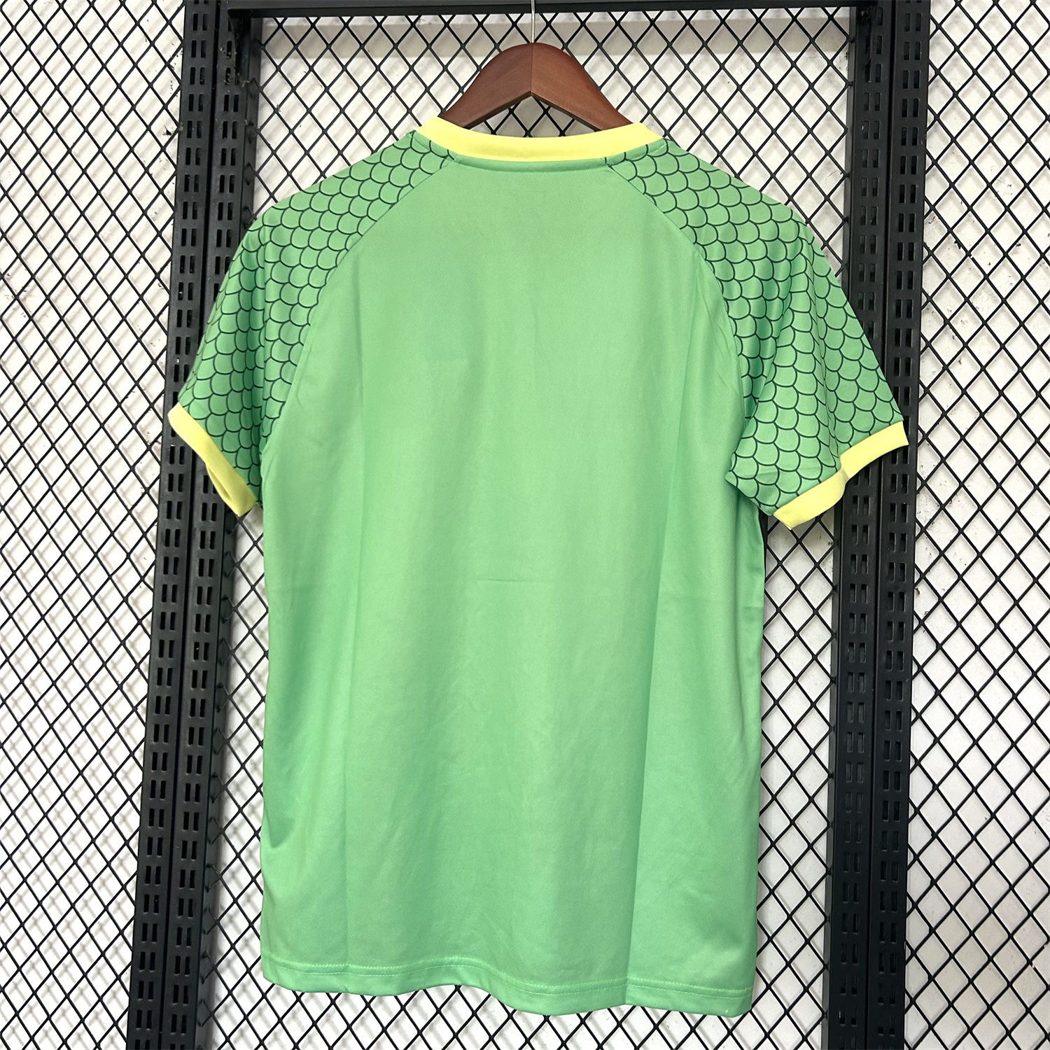 foot-Japan 25-26 Dragon Ball Golden Hair Goku Green Special Jersey - Fans Version
