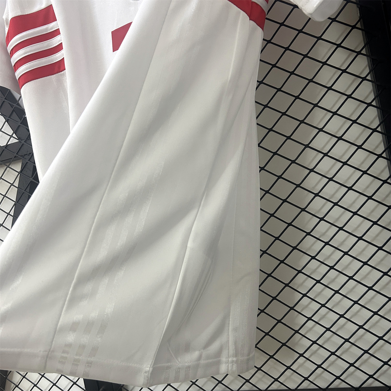 foot-Retro Benfica 1997-99 European Away Jersey