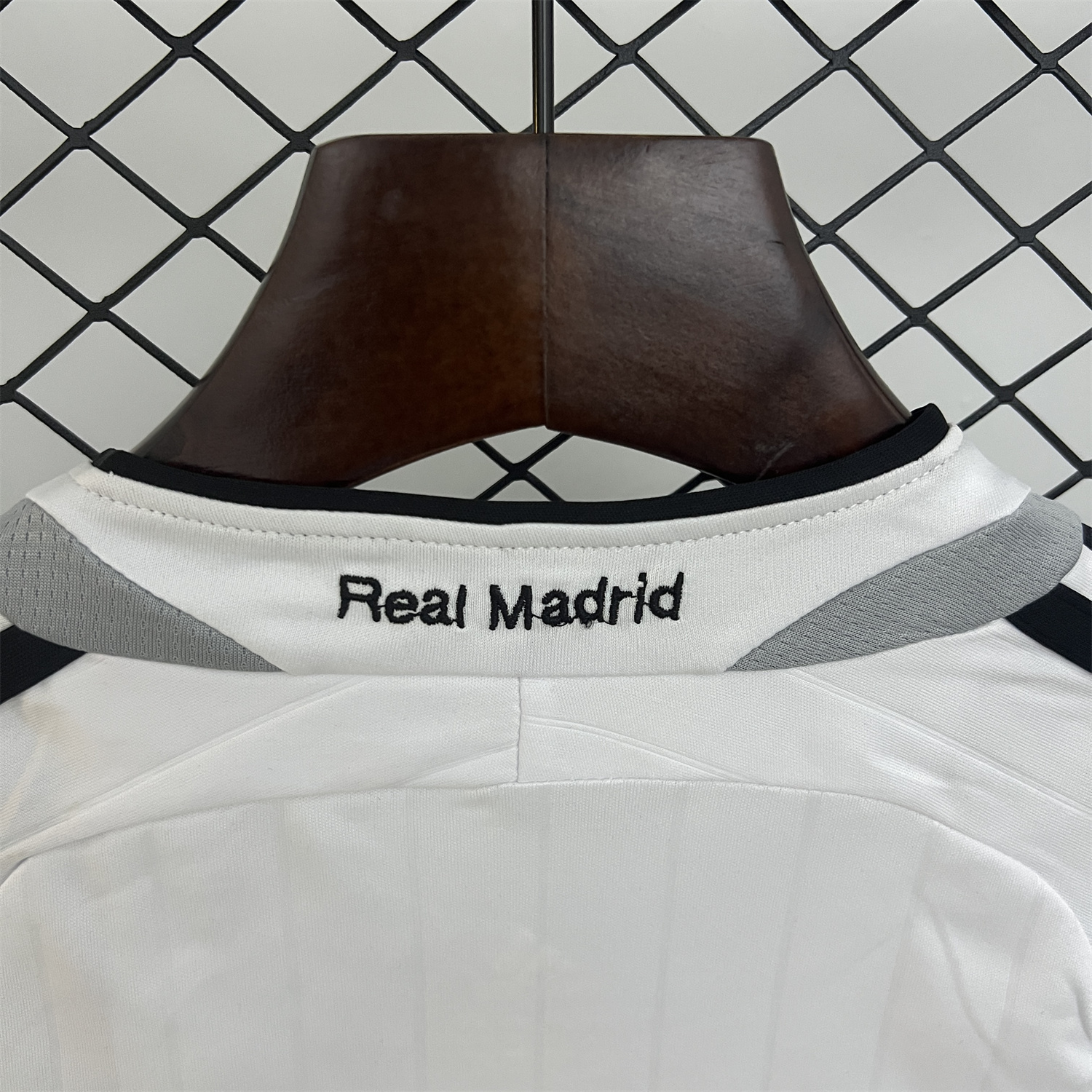 foot-Retro Real Madrid 2006-07 Home Kids Kit