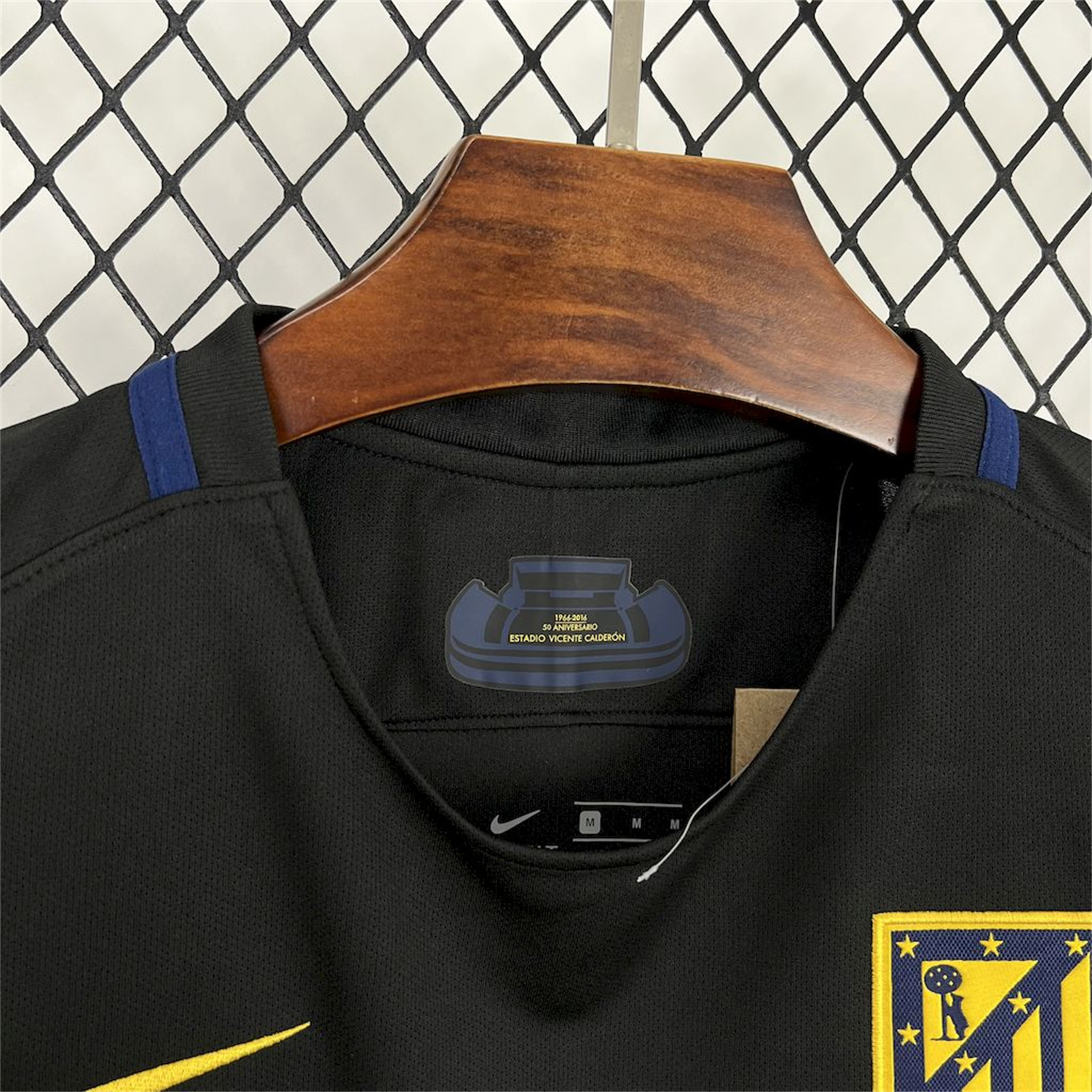 foot-Retro Atletico Madrid 2016-17 Away Jersey