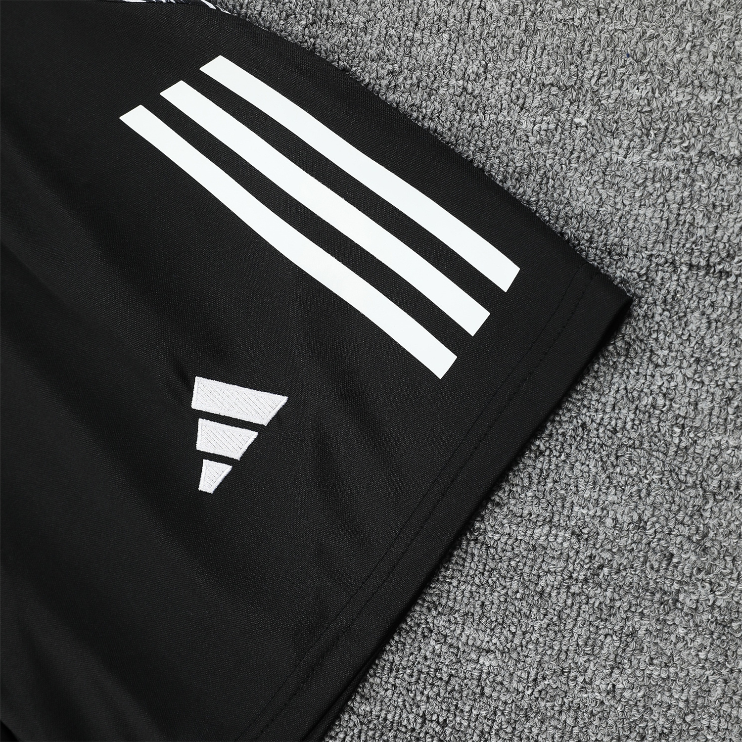 foot-Arsenal 25-26 Vest Training Set - Colorful Festival Vest and Black Shorts