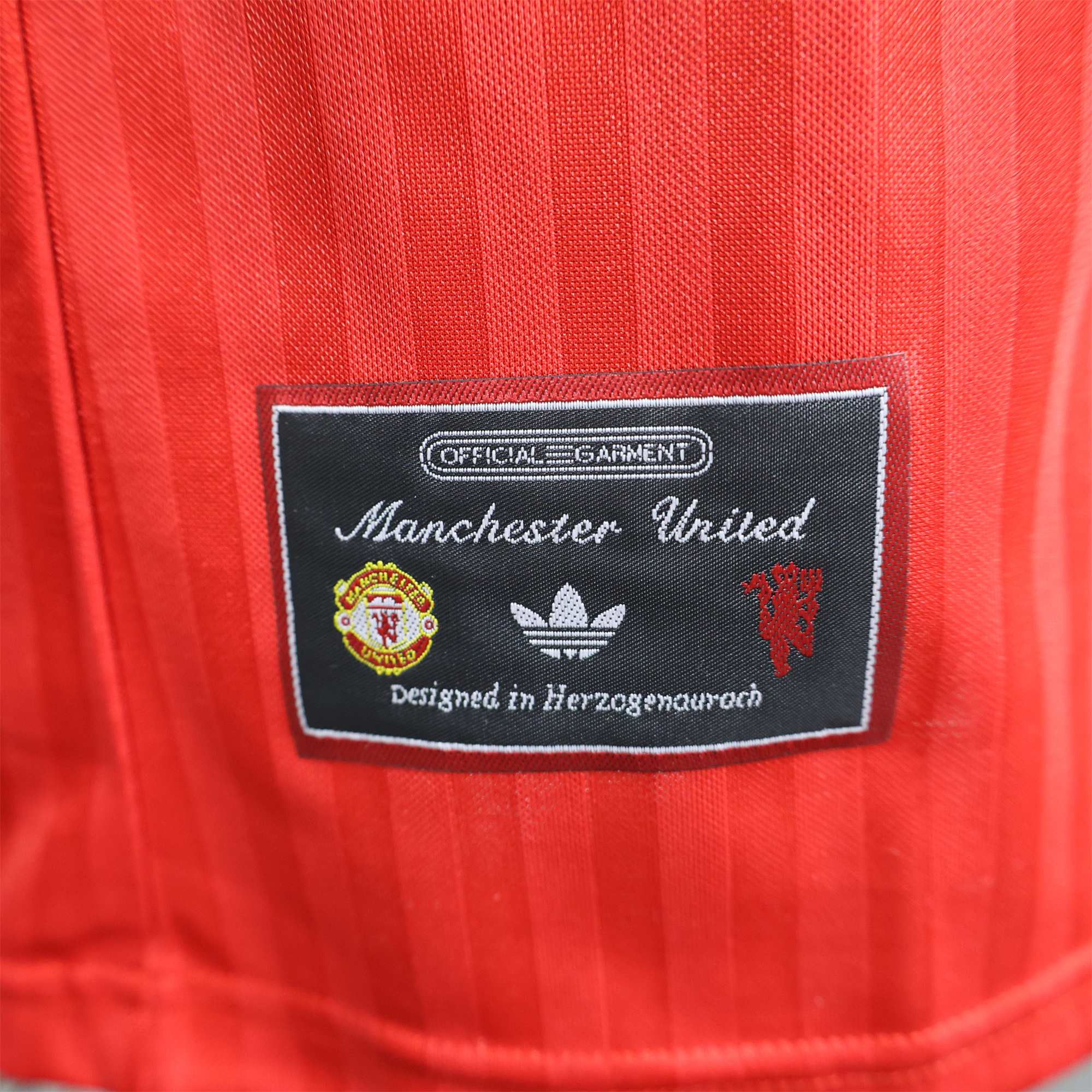ManixJersey.com | Manchester United 2025 Red Icon Retro Jersey - Player Version -Customize Name, Number and Patch | Worldwide Shipping