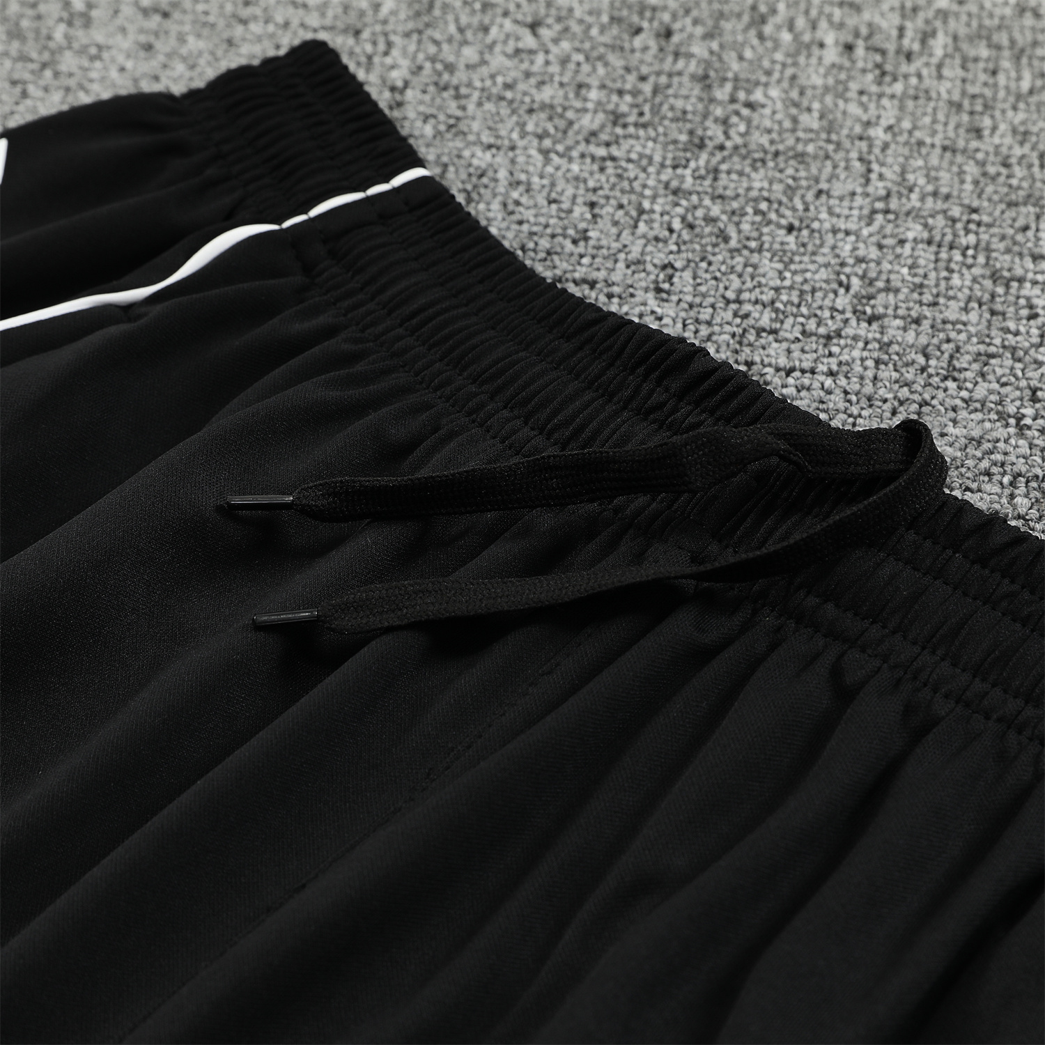 foot-Real Madrid 25-26 Vest Training Set - Pink Arrow Pattern Vest & Black Shorts