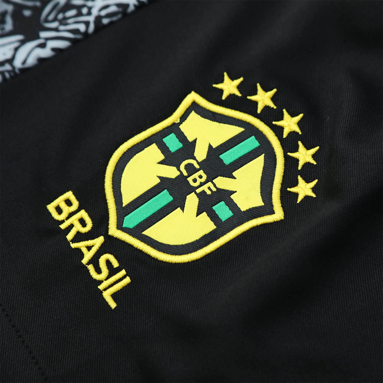 foot-Brazil 25-26 Gray Jesus Statue Vest Training Set - Gray Vest & Black Shorts