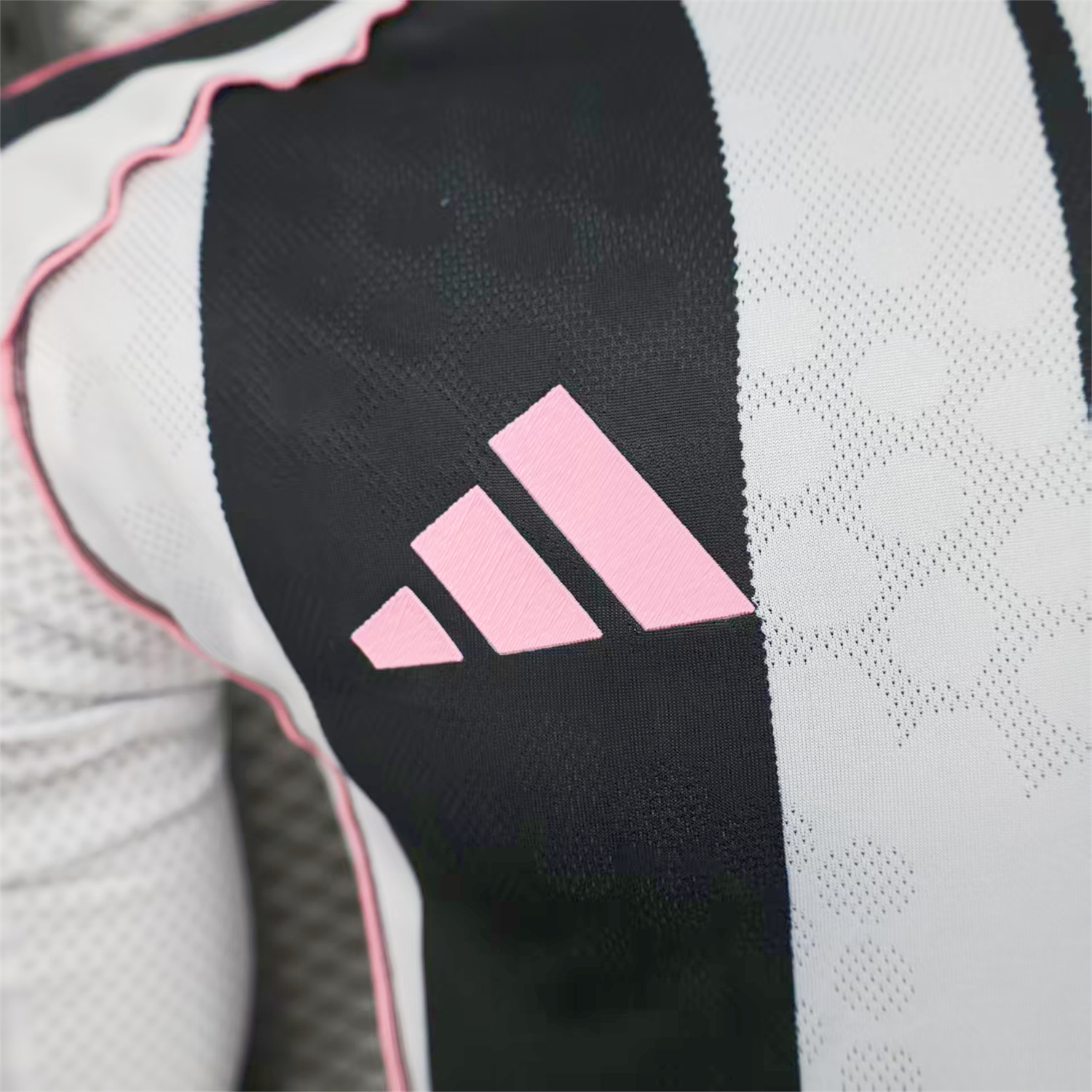 foot-Juventus 25-26 Home Long Sleeves Jersey With Chest Sponsor - Player Version