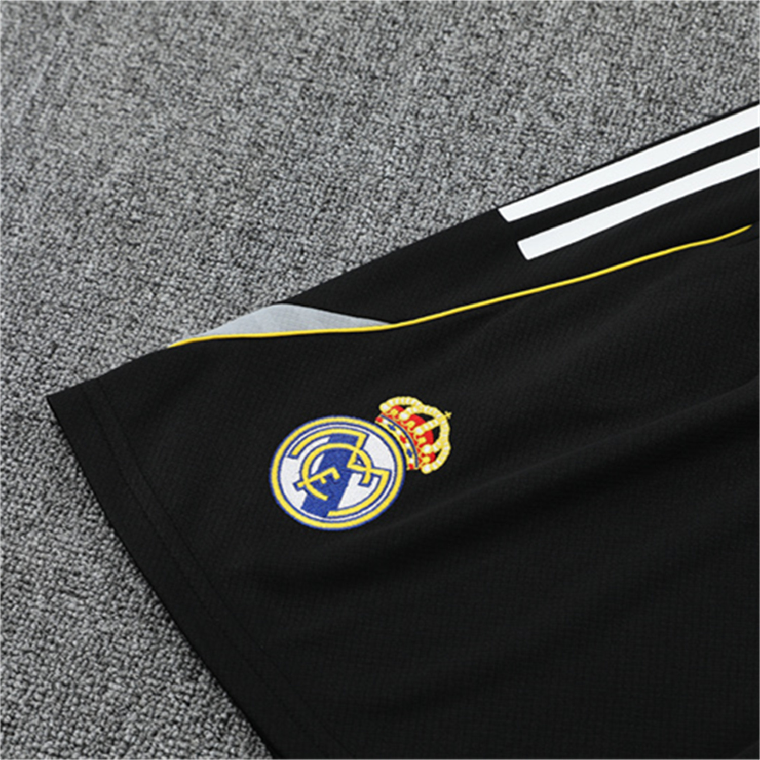 foot-Real Madrid 25-26 Kids Short-Sleeve Training Set - Yellow Line Black Top and Black Shorts
