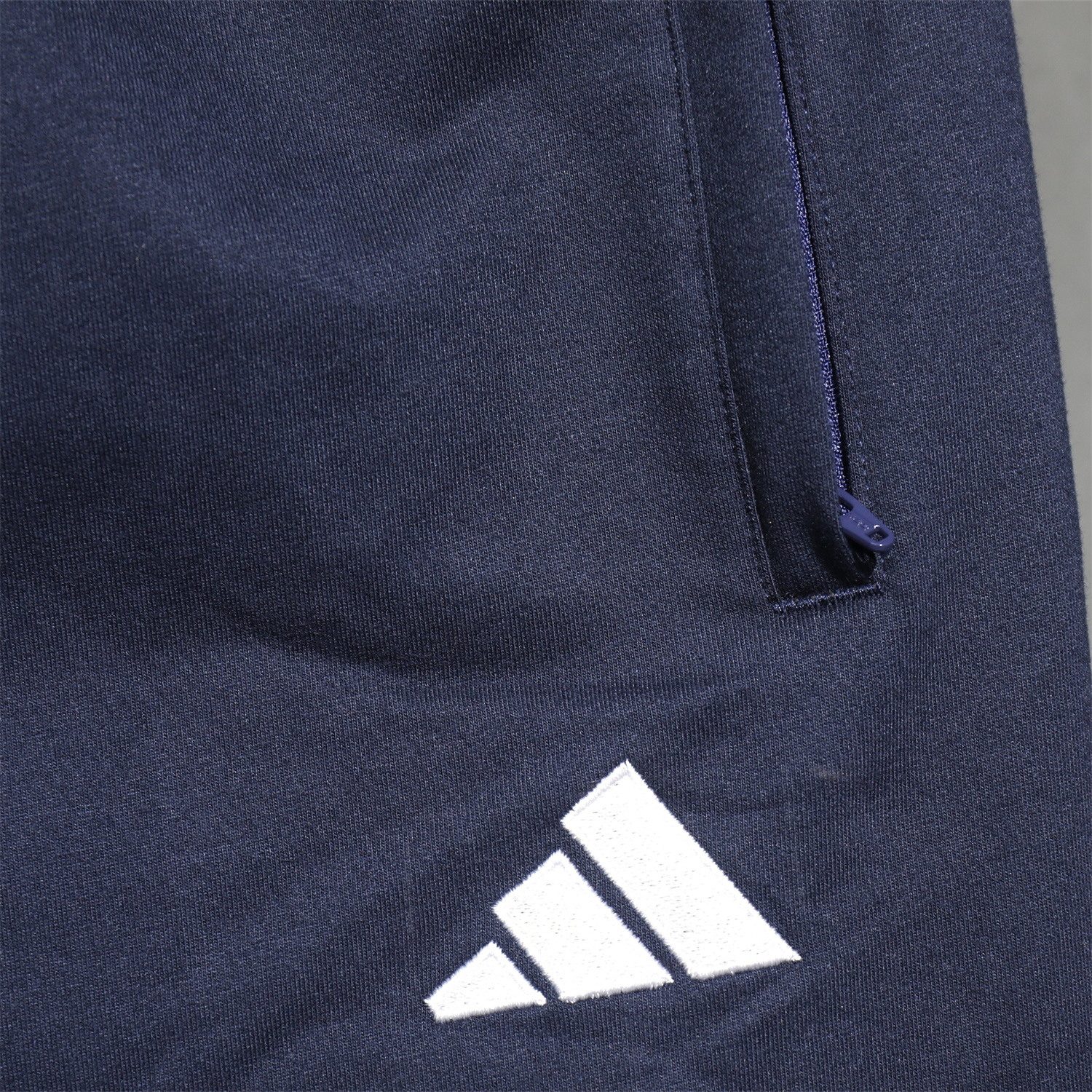 foot-Real Madrid 25-26 Pure Color Training Hoodie Set - Deep Blue Hoodie and Deep Blue Pants