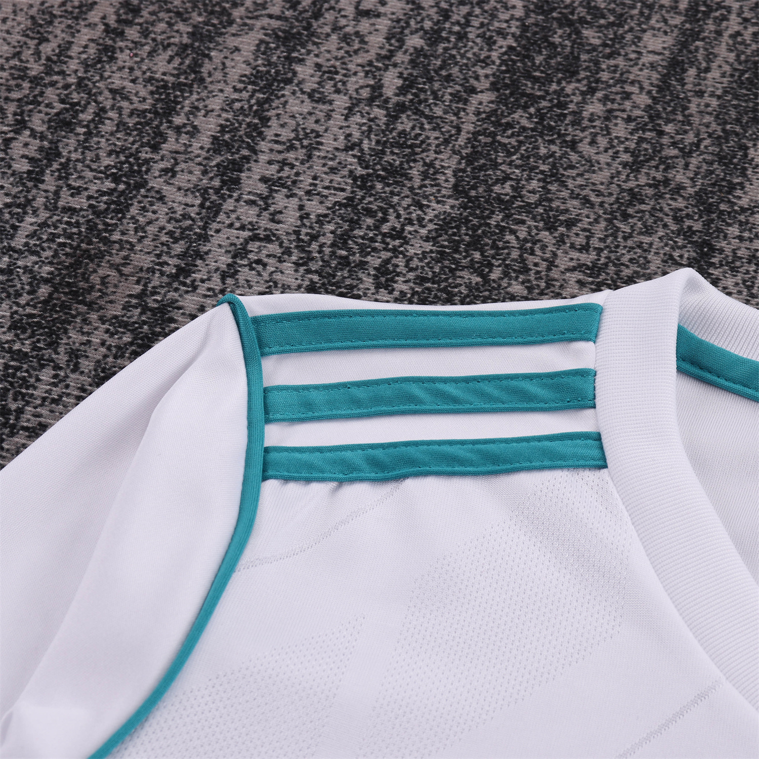 foot-Retro Real Madrid 17-18 Home Long Sleeves Kids Kit