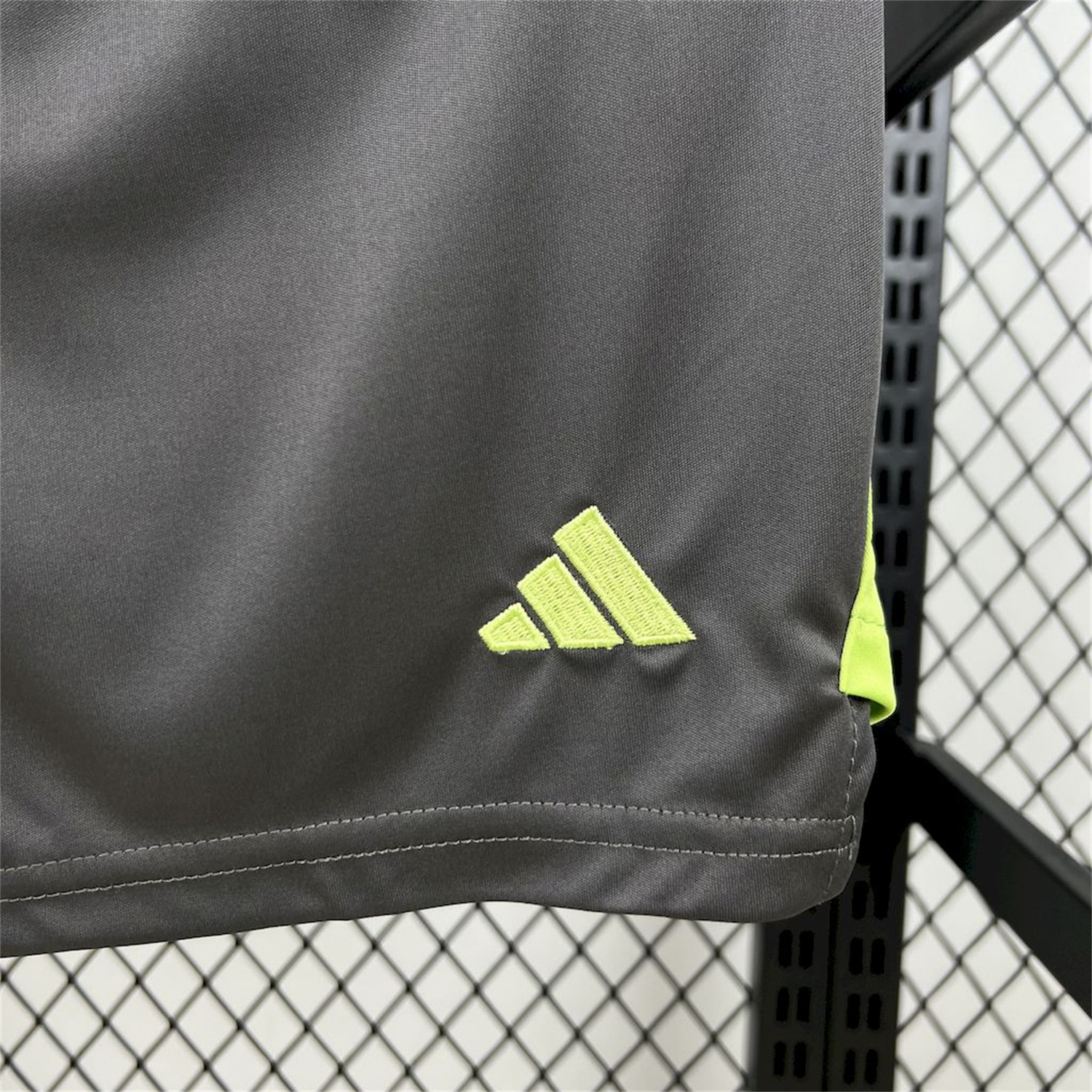 foot-Bayern Munich 25-26 Grey Black Goalkeeper Kids Kit