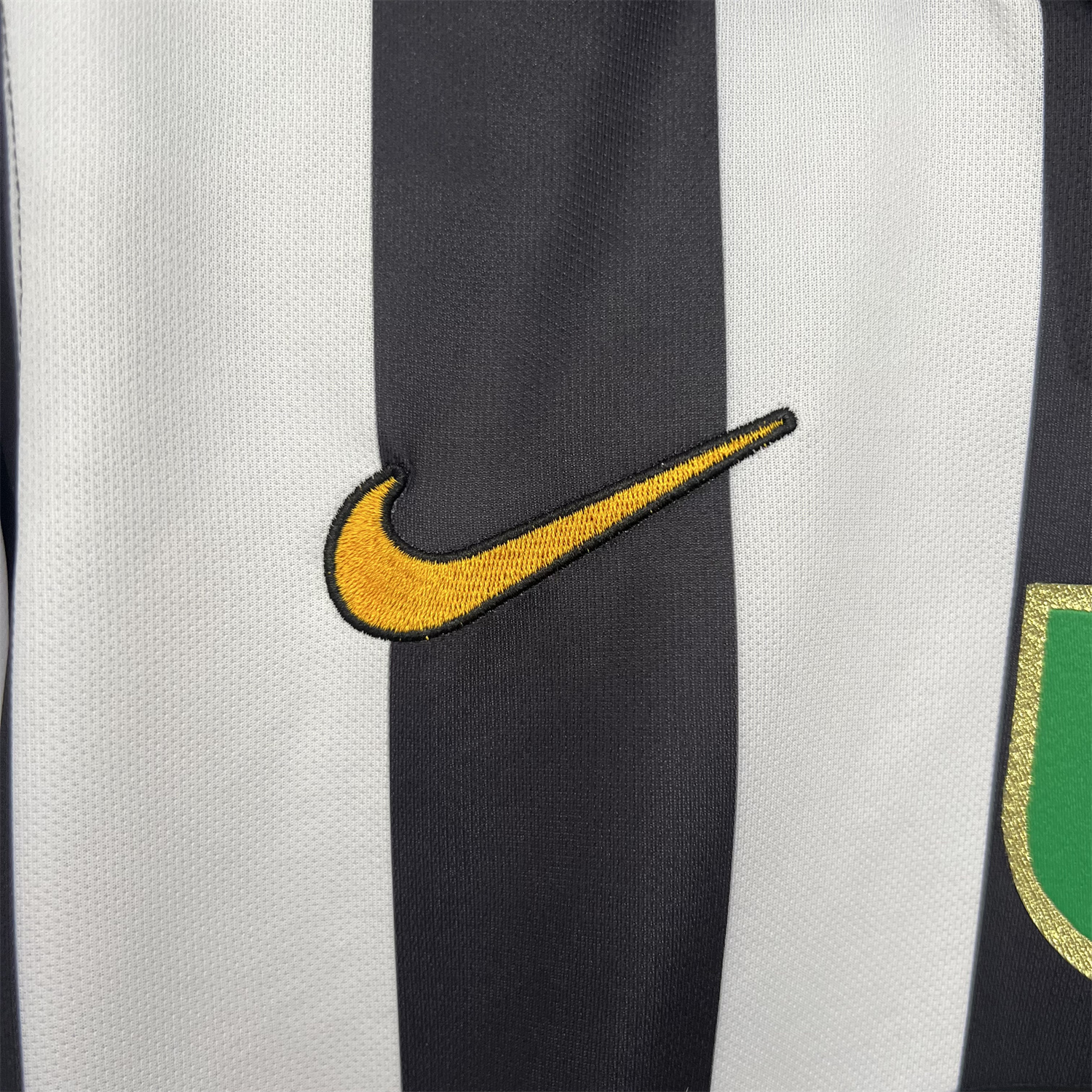 foot-Retro Juventus 2014-15 Home Long Sleeves Jersey