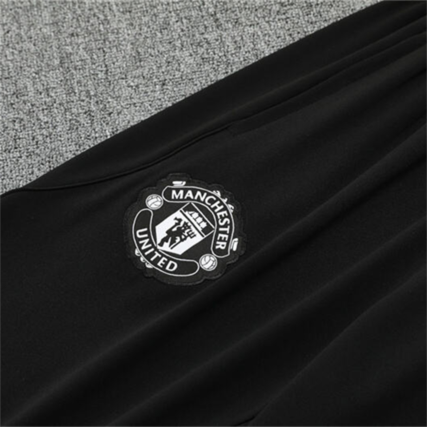 foot-Manchester United 25-26 Long Sleeve Training Set - White Top & Black Pants