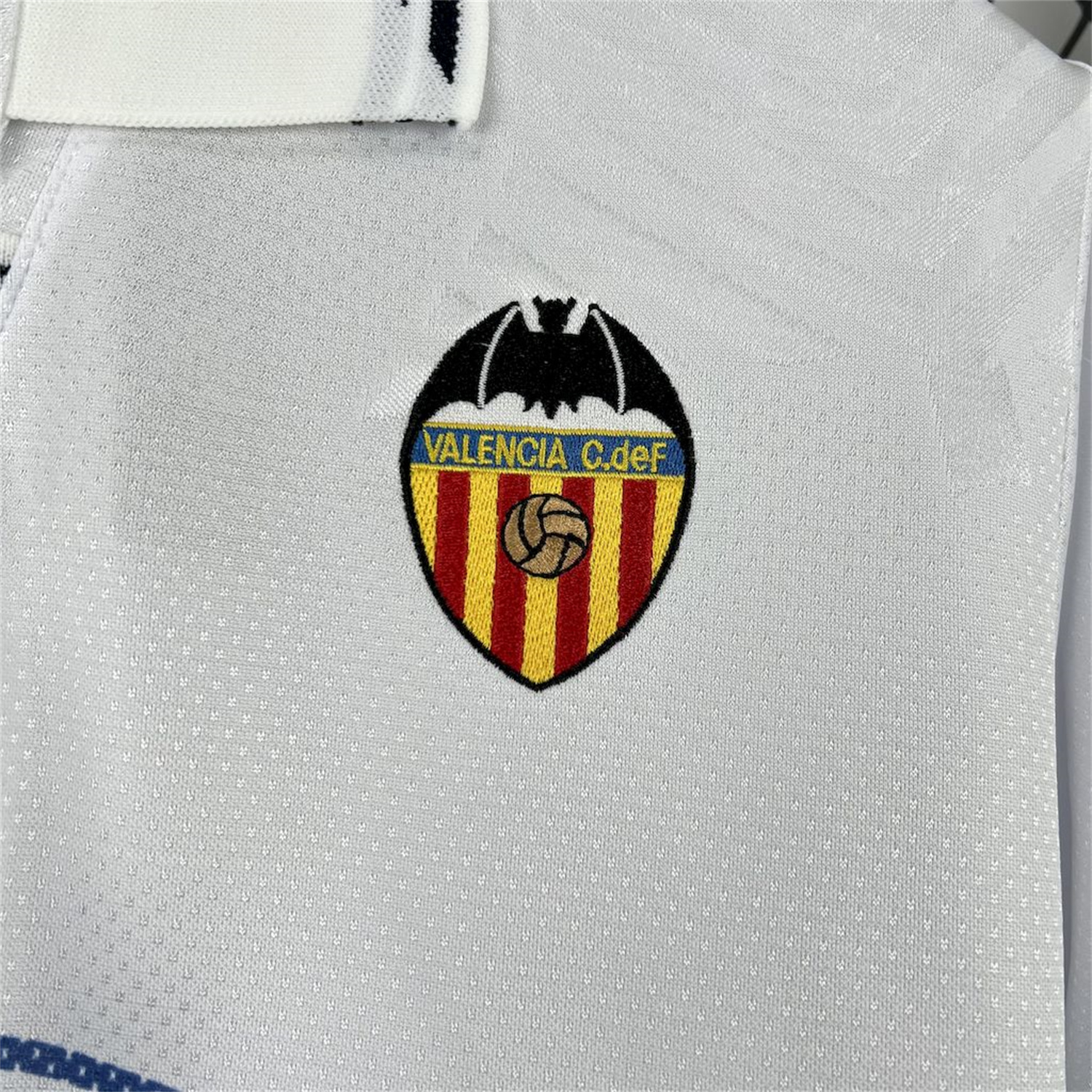 foot-Retro Valencia 1995-96 Home Jersey