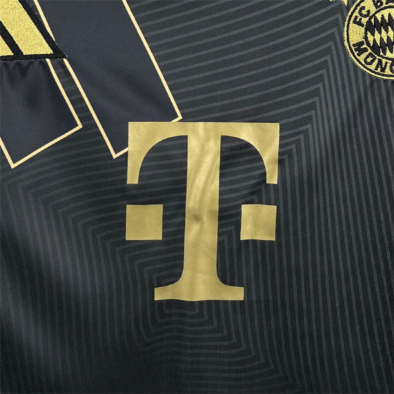 foot-Bayern Munich 25-26 Black Gold Special Edition Jersey - Fans Version
