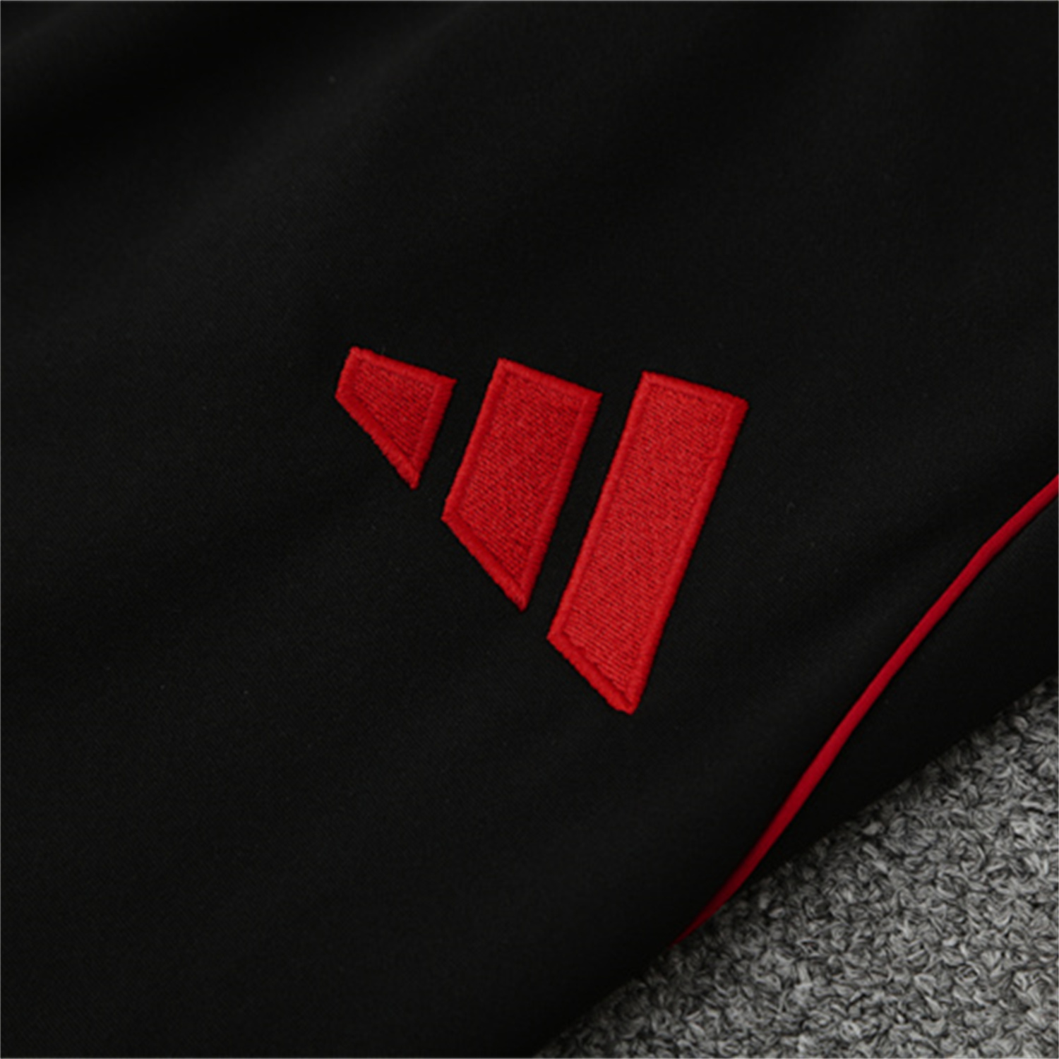 foot-Manchester United 25-26 Long Sleeves Training Set - Red Top & Black Pants