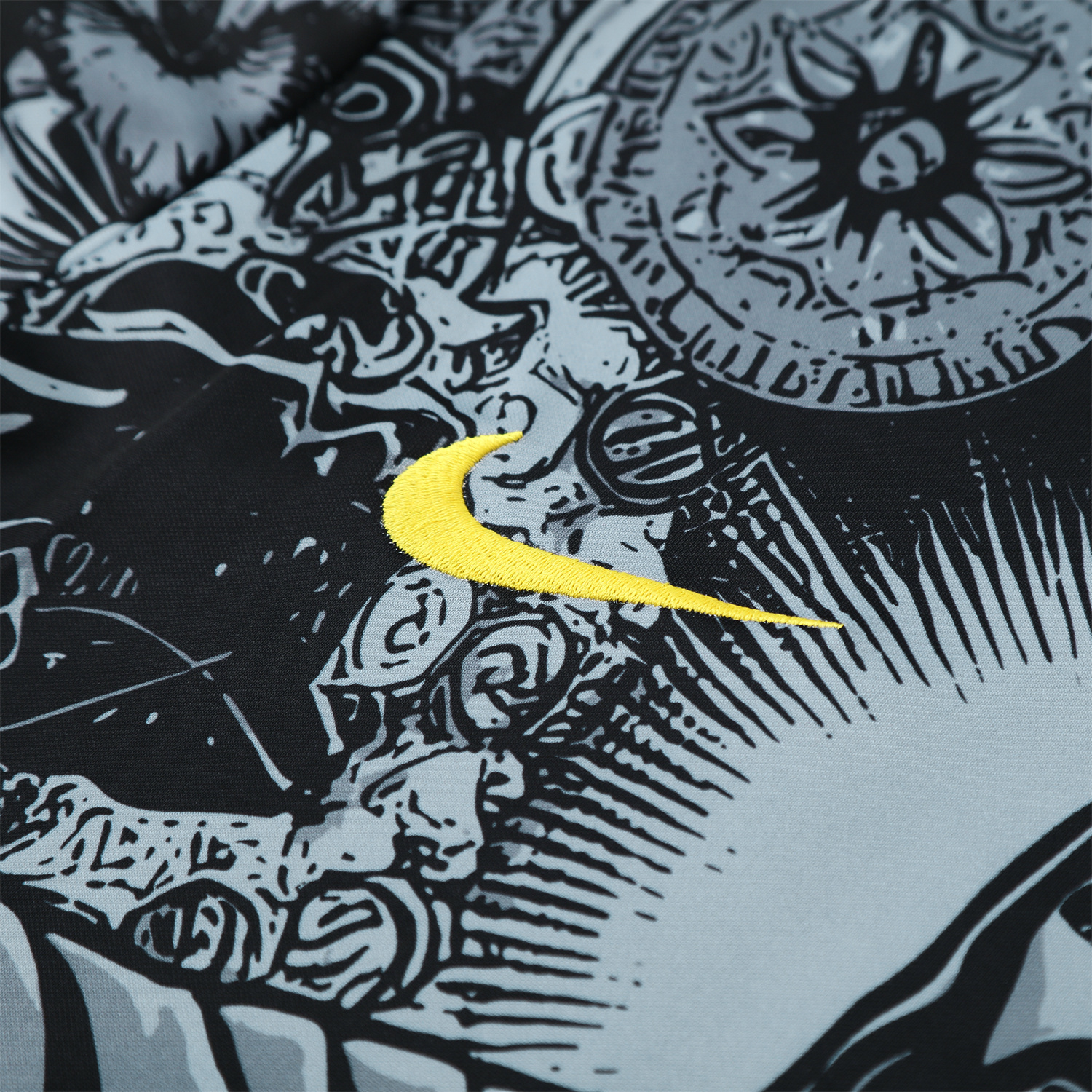 foot-Brazil 25-26 Gray Jesus Statue Short-Sleeve Training Set - Gray Top & Black Shorts