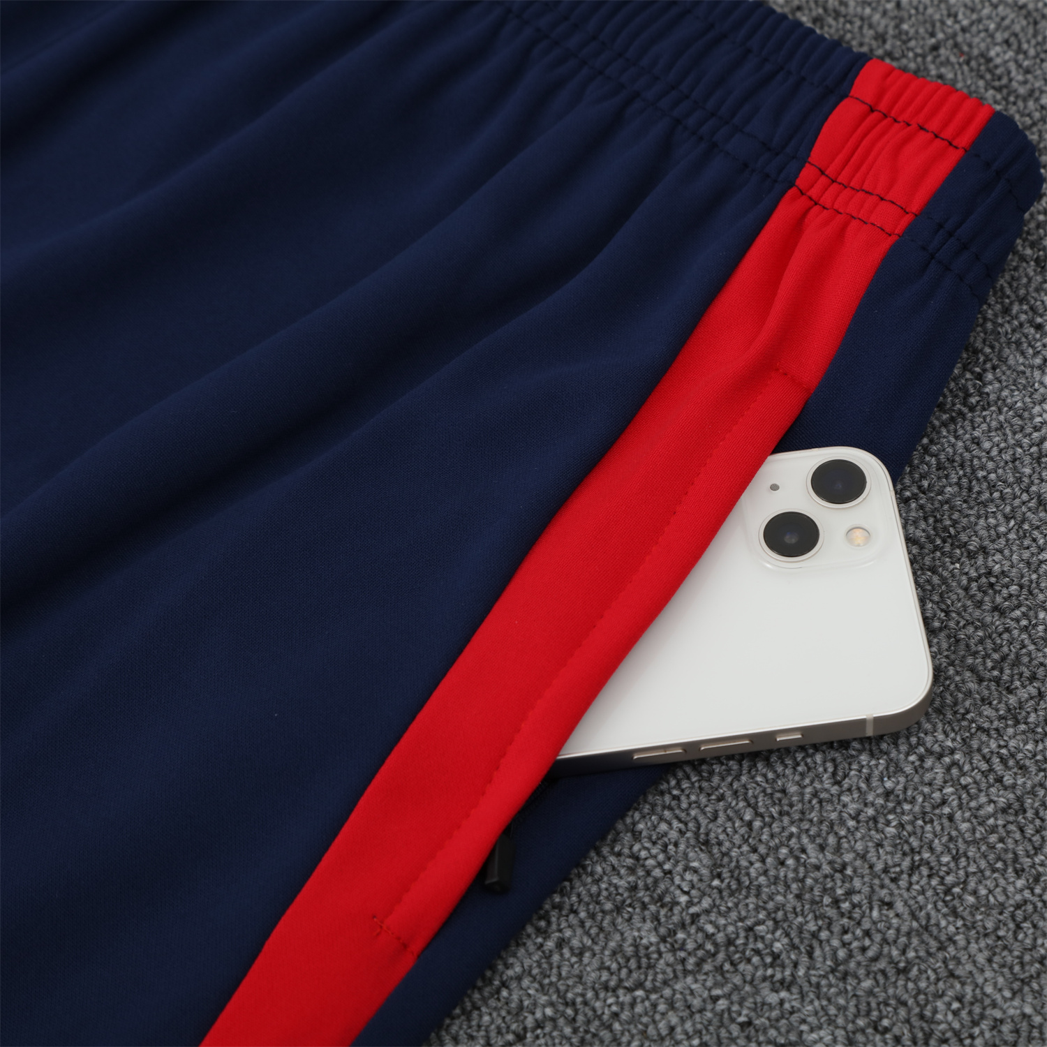 foot-Manchester United 25-26 POLO Short-Sleeve Training Set - Deep Blue Top and Pants with Red Stripes