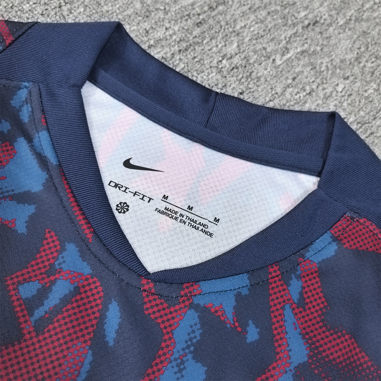 foot-Barcelona 25-26 Deep Blue Training Jersey with Red and Blue Tree Pattern - Fans Version