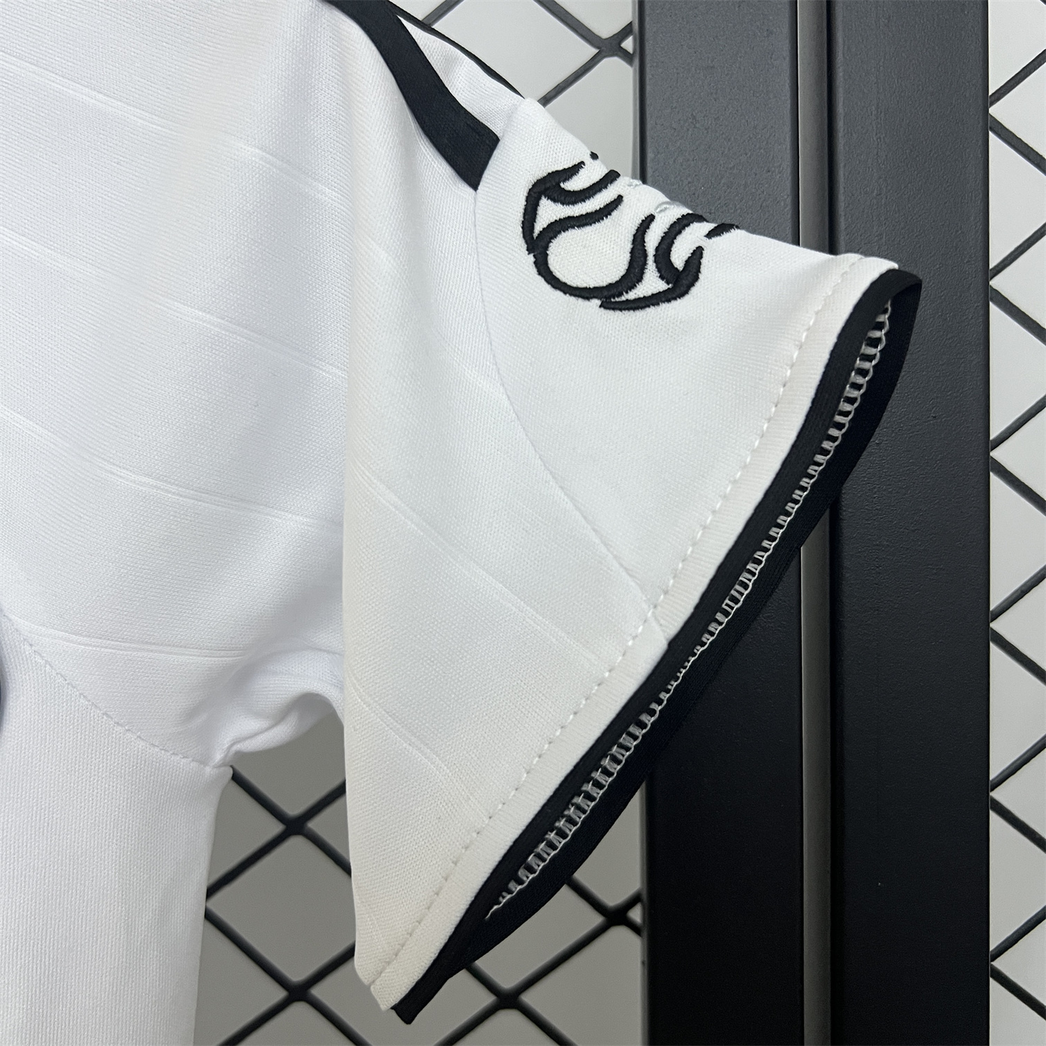 foot-Retro Real Madrid 2006-07 Home Kids Kit