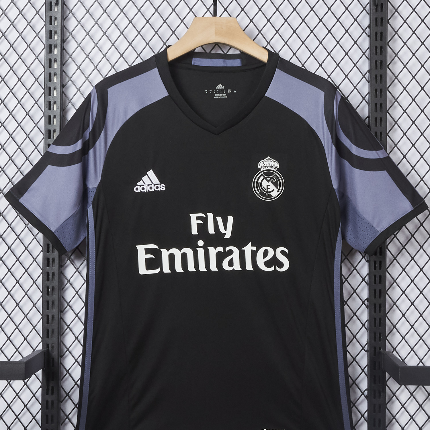 foot-Retro Real Madrid 16-17 Third Jersey