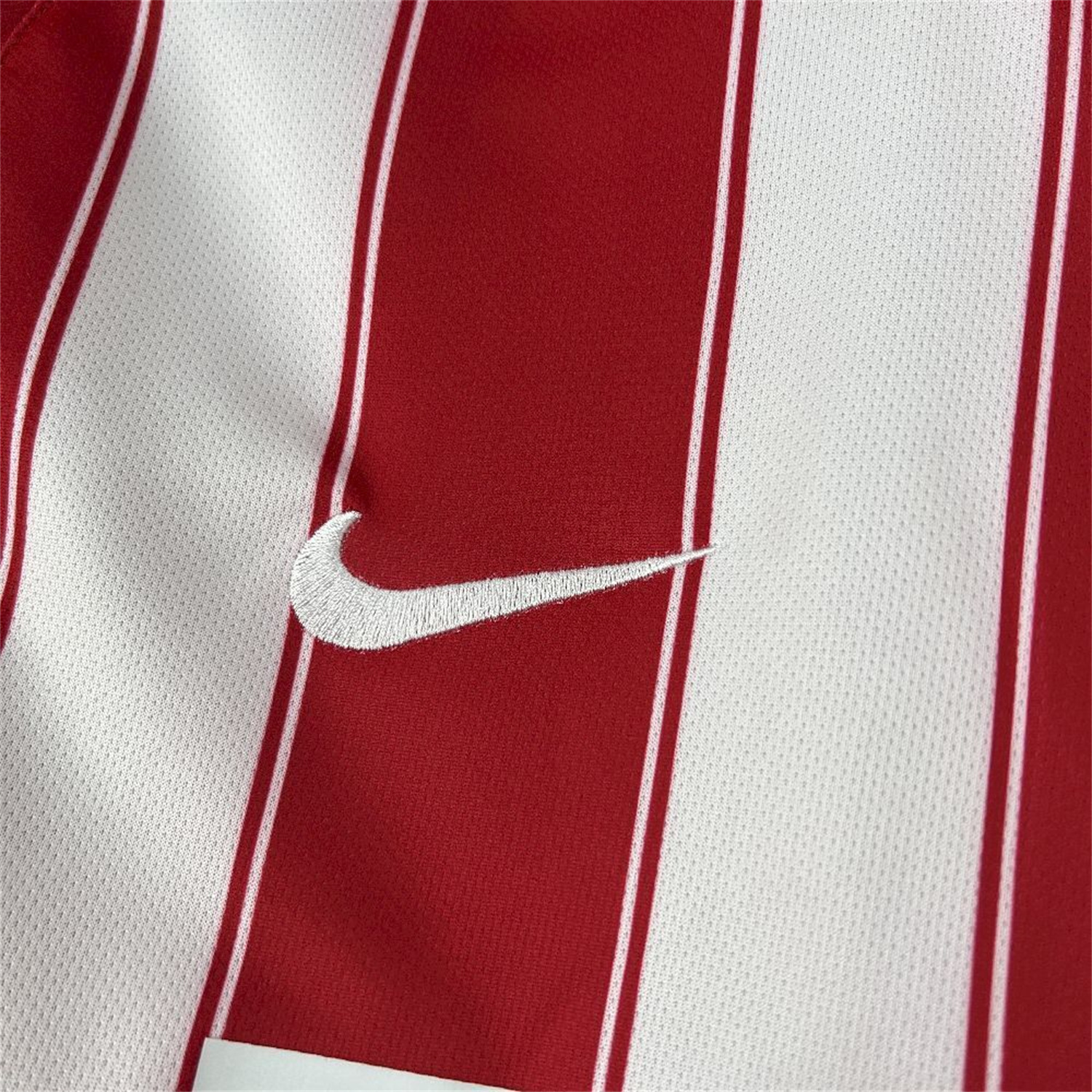 foot-Retro Atletico Madrid 2003-04 Home Jersey