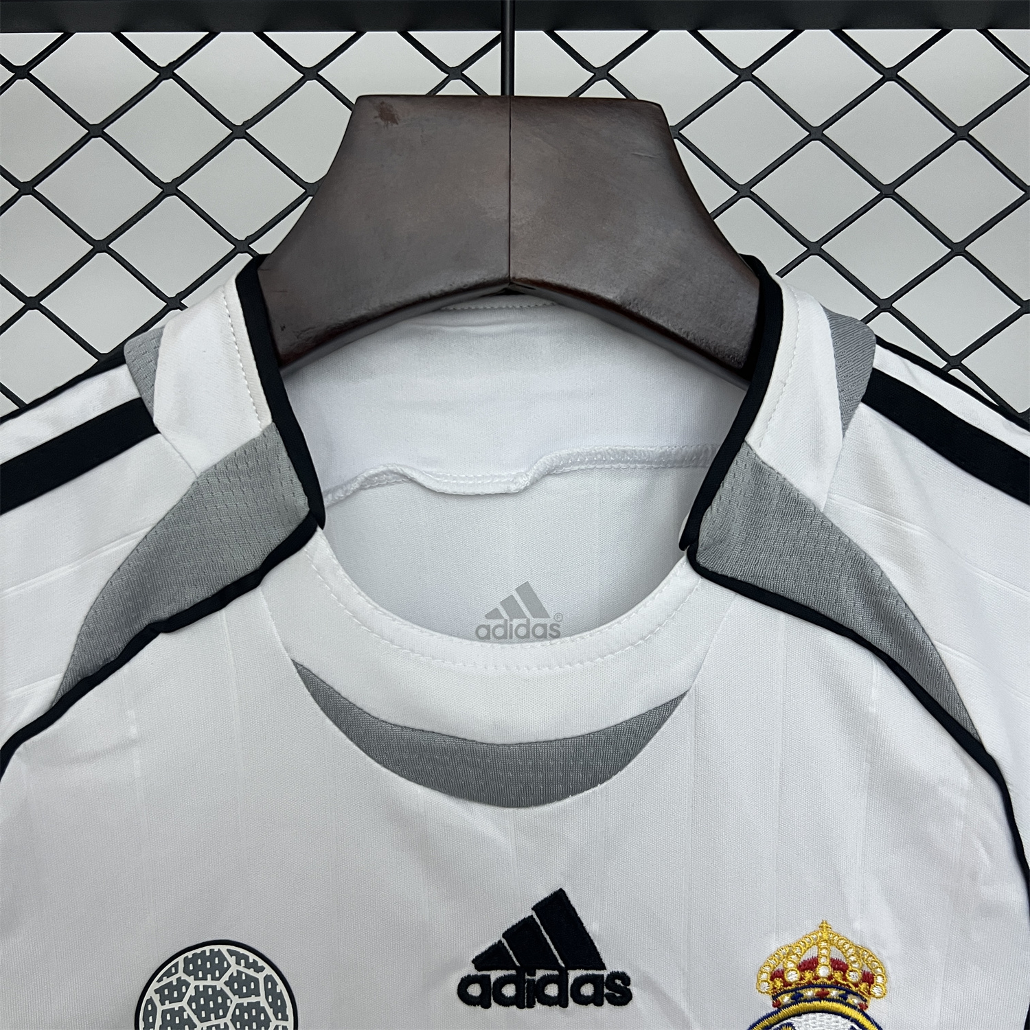 foot-Retro Real Madrid 2006-07 Home Kids Kit