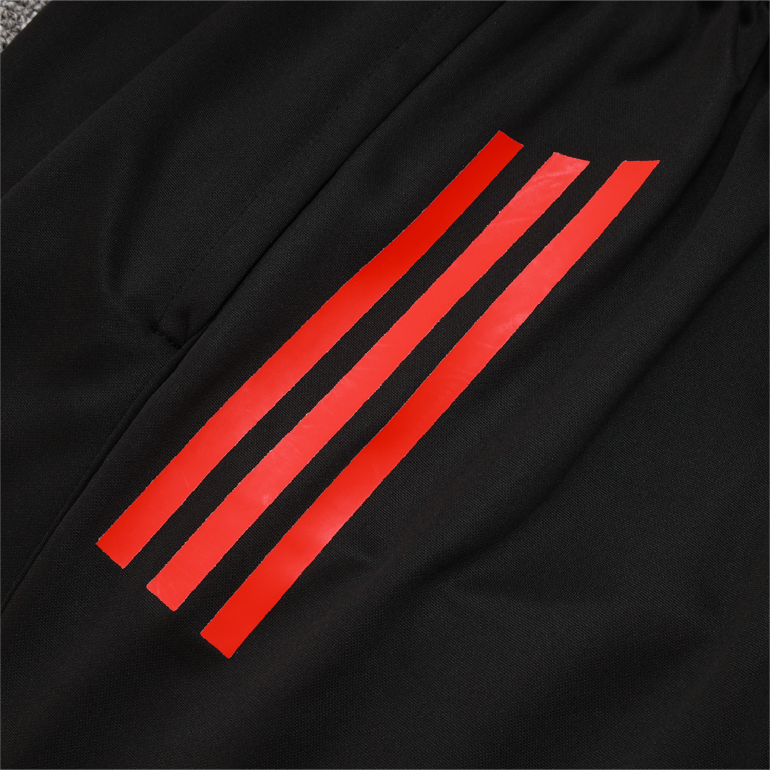 foot-Liver.pool 25-26 Vest Training Set - Black Vest & Black Shorts