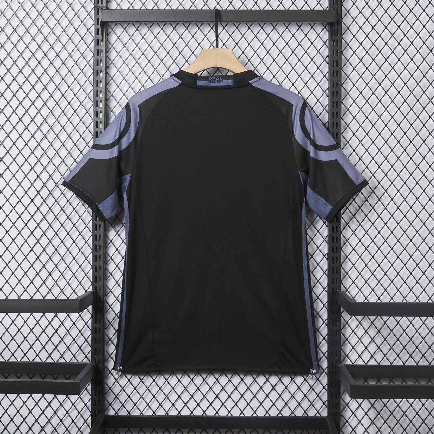 foot-Retro Real Madrid 16-17 Third Jersey