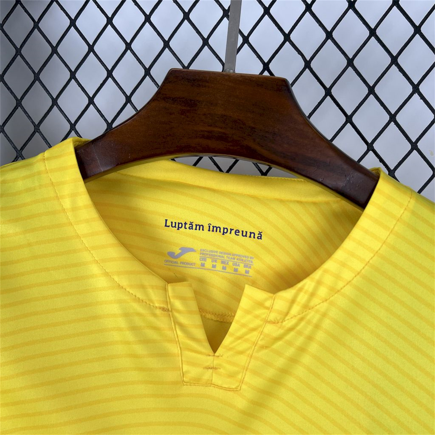 foot-Romania 2025-26 Home Jersey - Fans Version