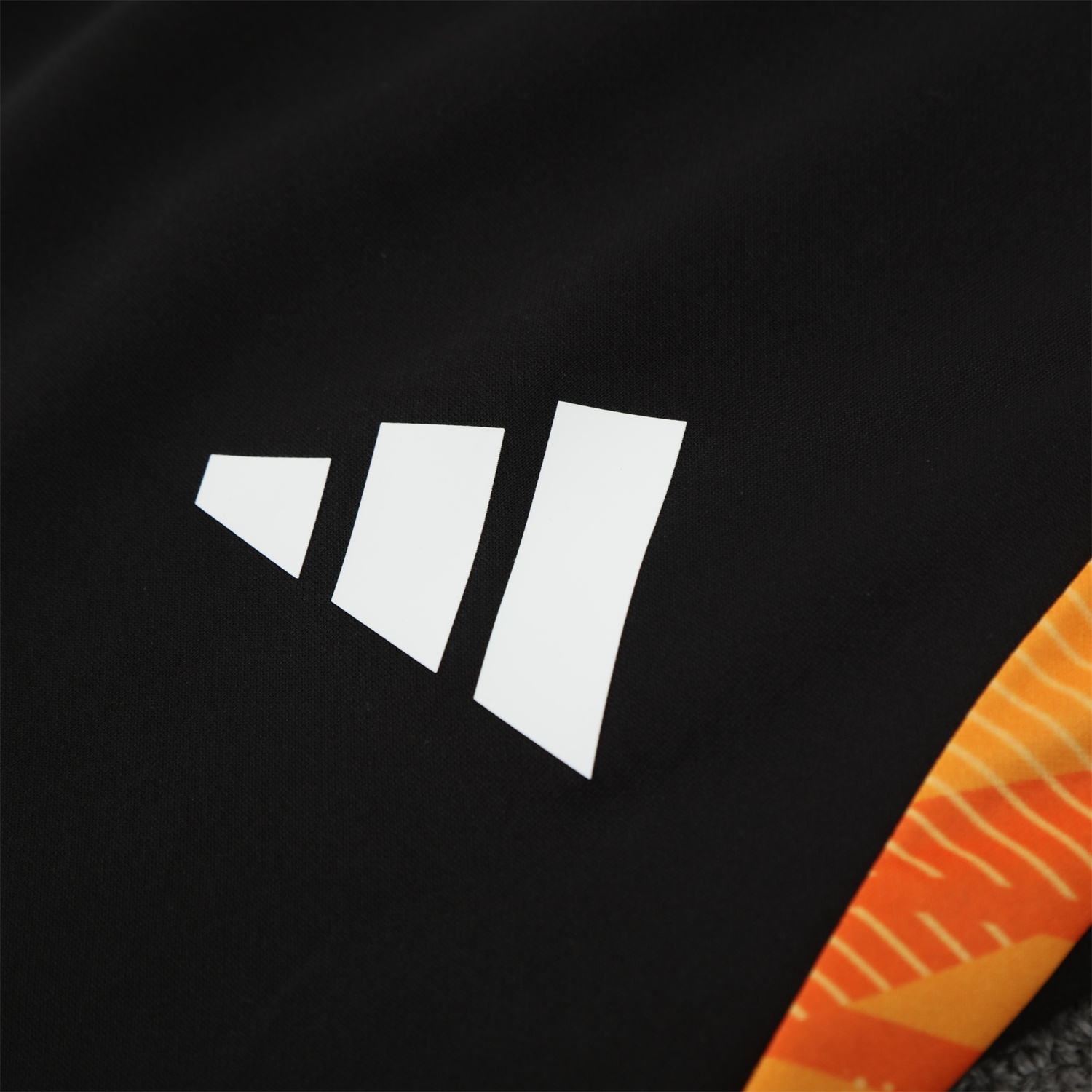 foot-Atletico Mineiro 25-26 Long Sleeve Training Set - Yellow Top & Black Pants