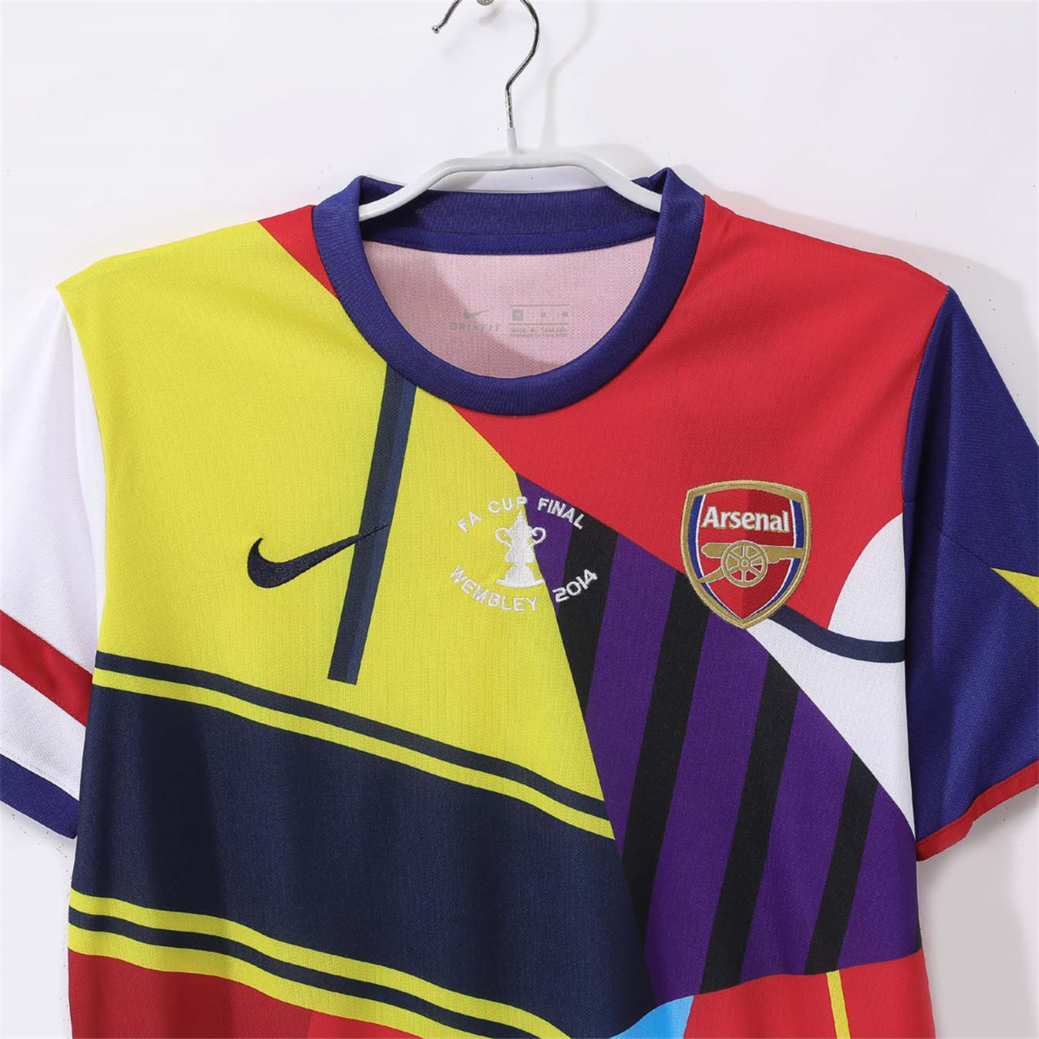 foot-Retro Arsenal 2014 FA CUP Trophy Commemorative Jersey