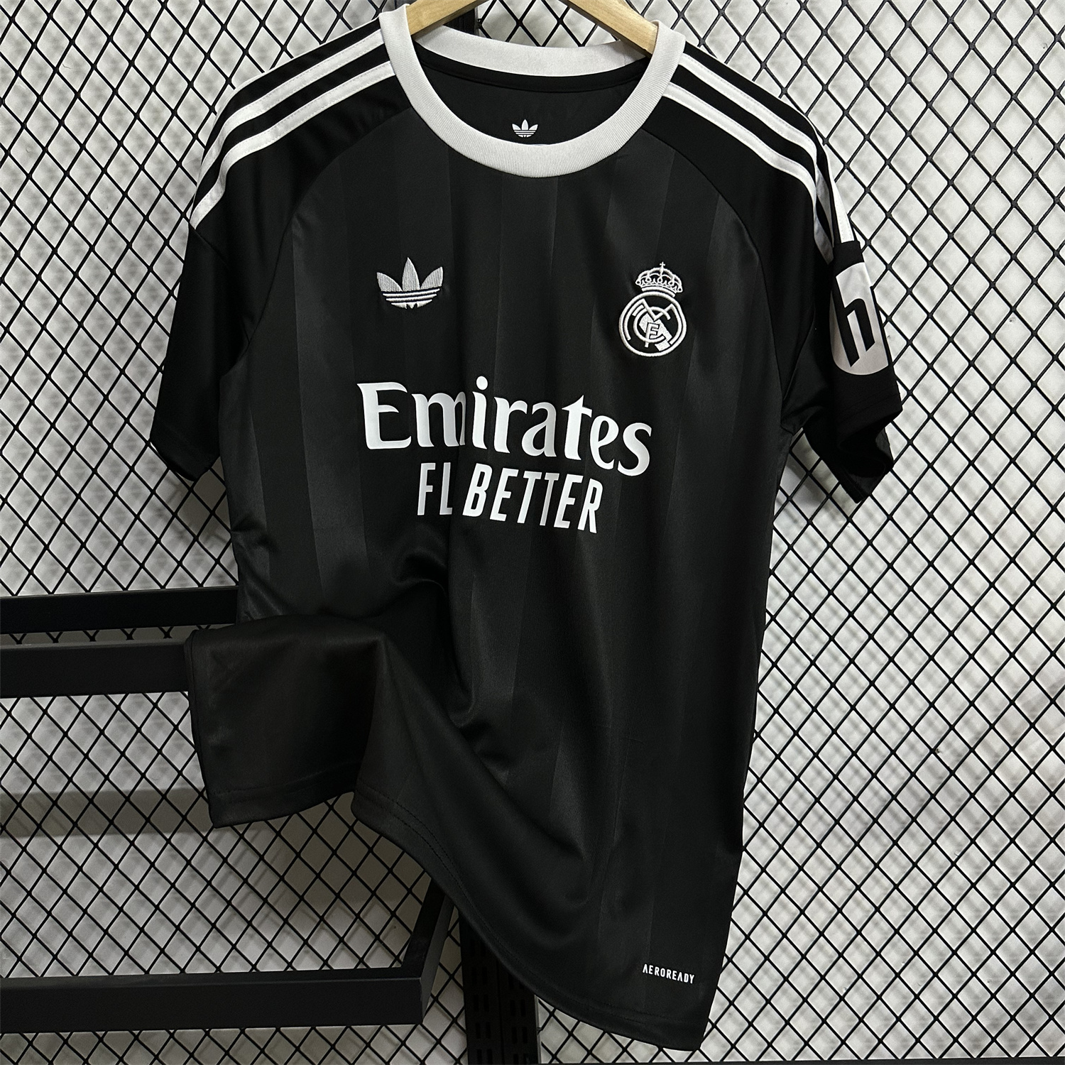 foot-Real Madrid 25-26 Black Terrace Goalkeeper Jersey - Fans Version