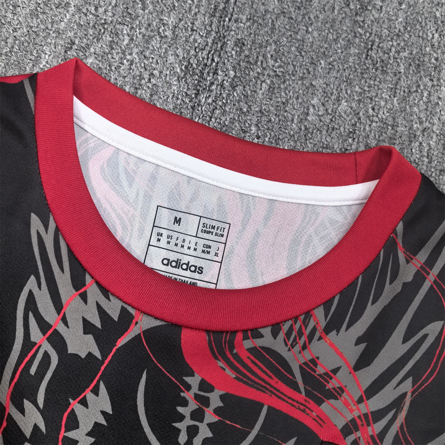 foot-Japan 25-26 Black Dragon Black And Red Jersey - Fans Version