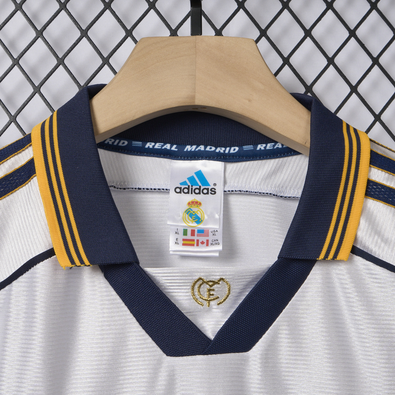 foot-Retro Real Madrid 1998-00 Home Stadium Jersey