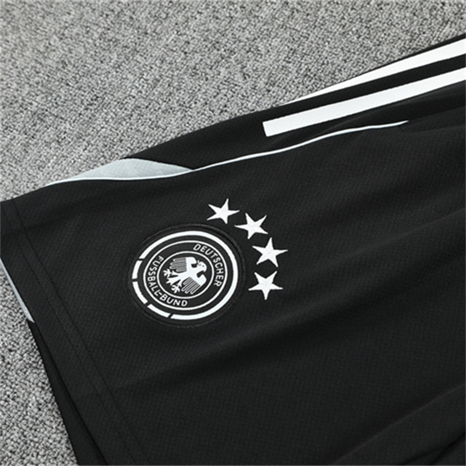 foot-Germany 25-26 Kids Short-Sleeve Training Set - White Top & Black Shorts