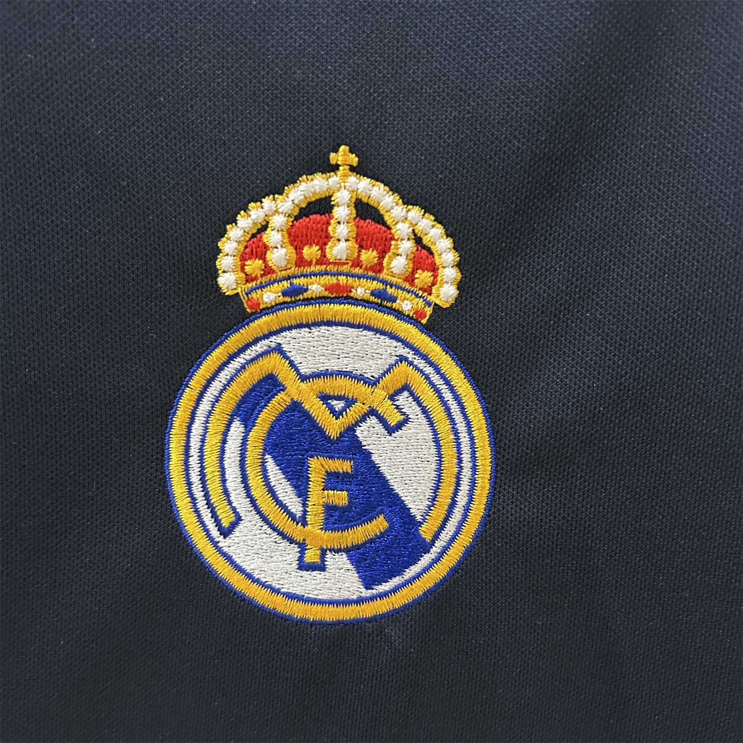 foot-Retro Real Madrid 2003-04 Away Jersey