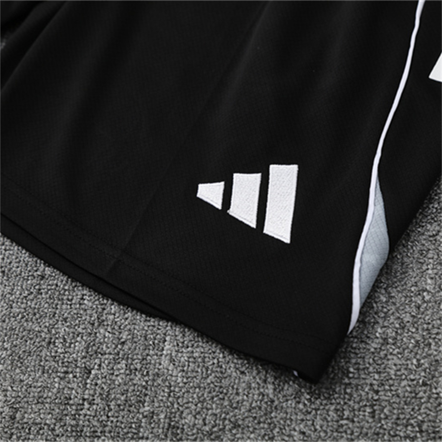 foot-INT M.A.M 25-26 Kids Short-Sleeve Training Set - Black Top and Shorts