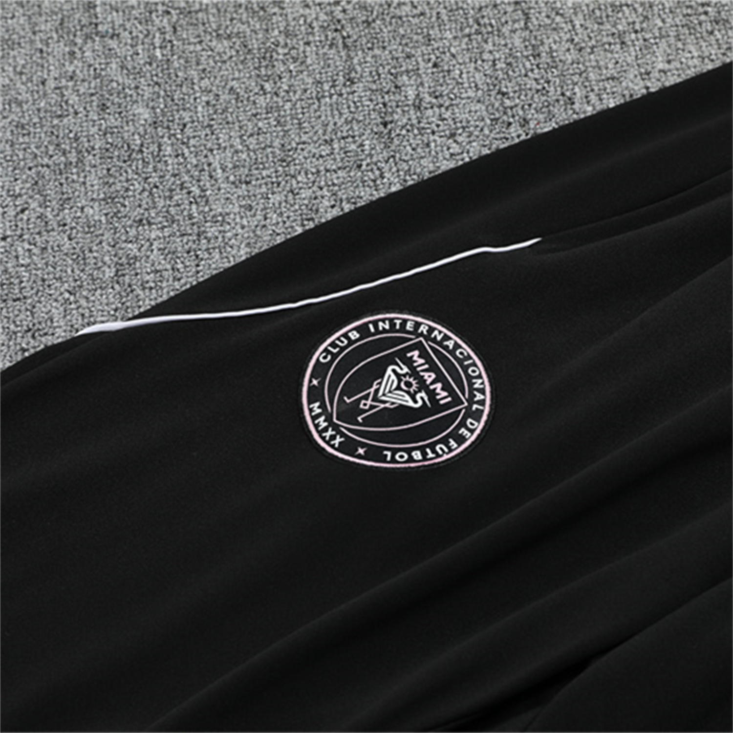 foot-INT M.A.M 25-26 Kid Long Sleeves Training Set - White Top & Black Pants