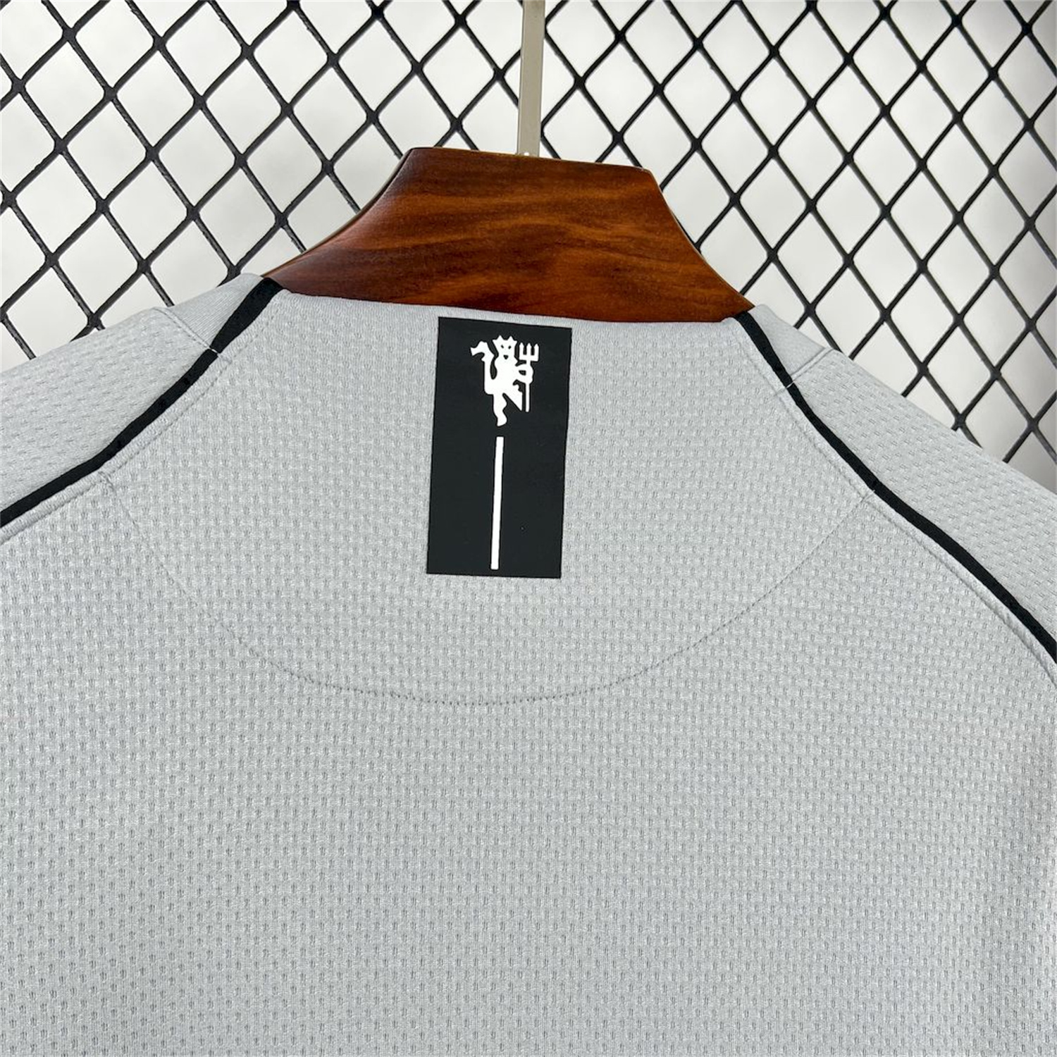 foot-Retro Manchester United 2007-08 Grey Goalkeeper Long Sleeves Jersey