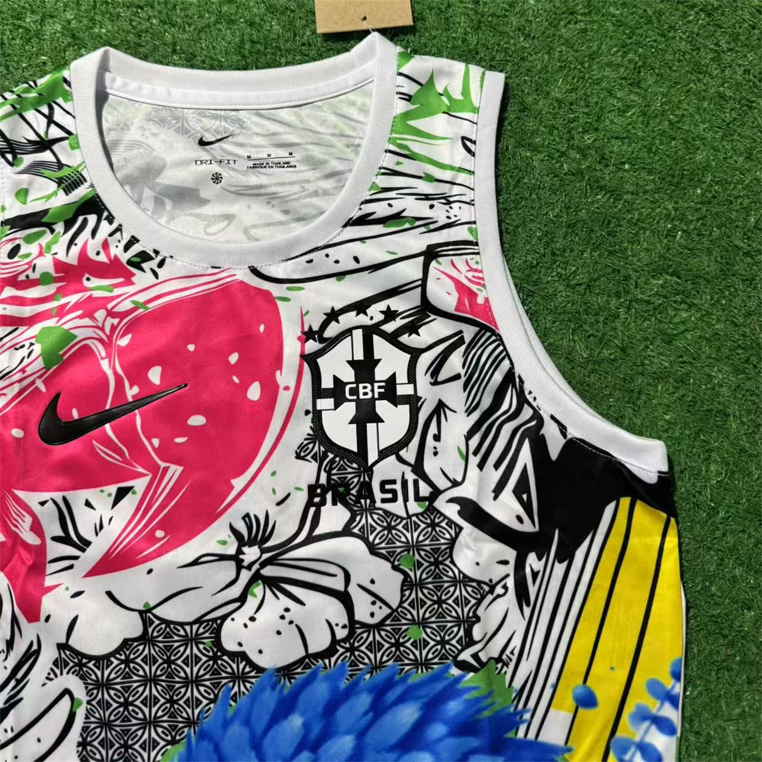 foot-Women's Brazil 25-26 Red Parrot Yoga Vest