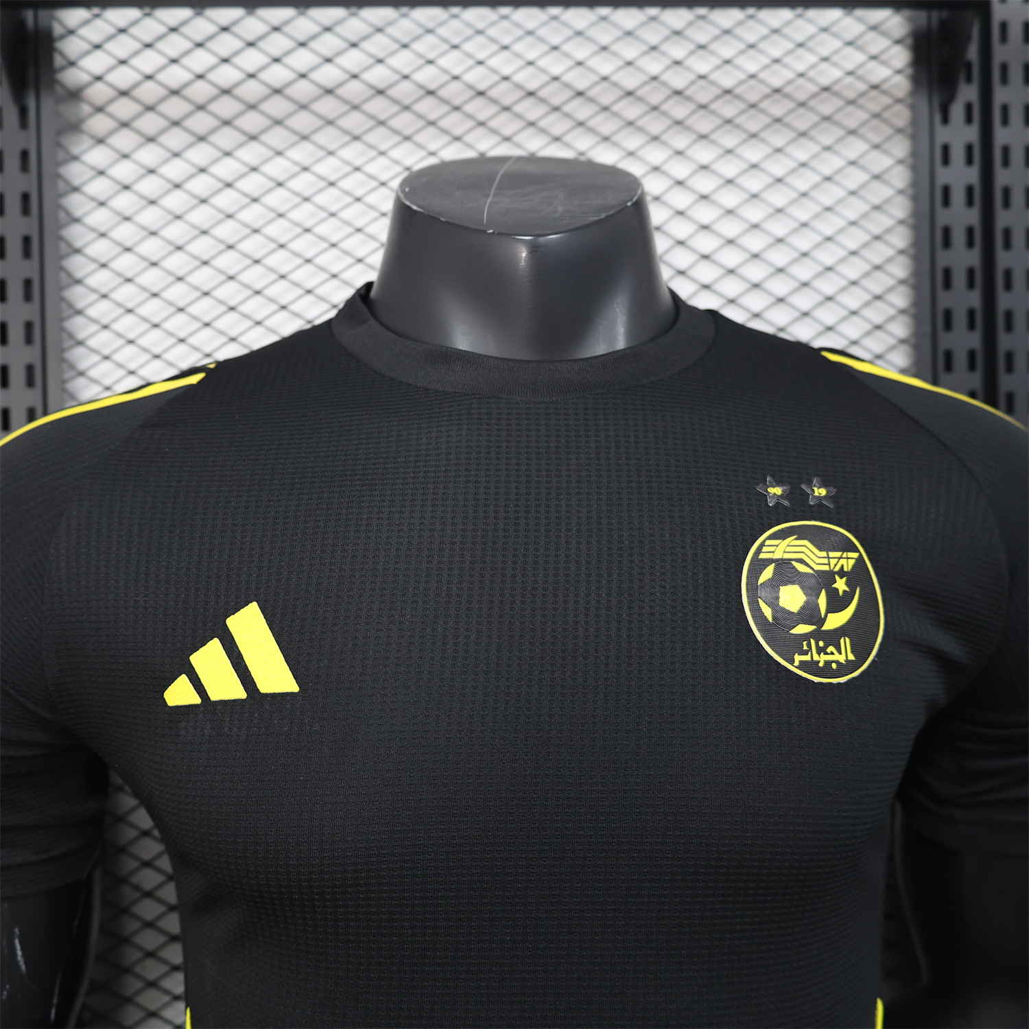 foot-Algeria 25-26 Pure Black Jersey with Yellow Line - Player Version