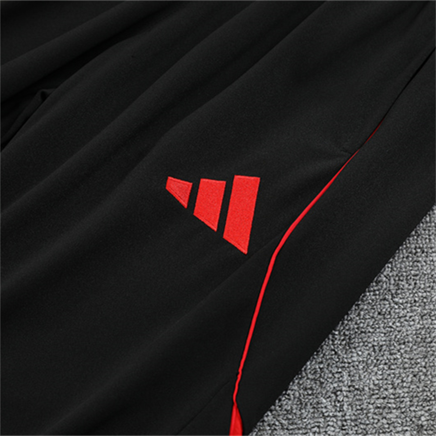 foot-Bayern Munich 25-26 Kid Long Sleeves Training Set - Green Top & Black Pants