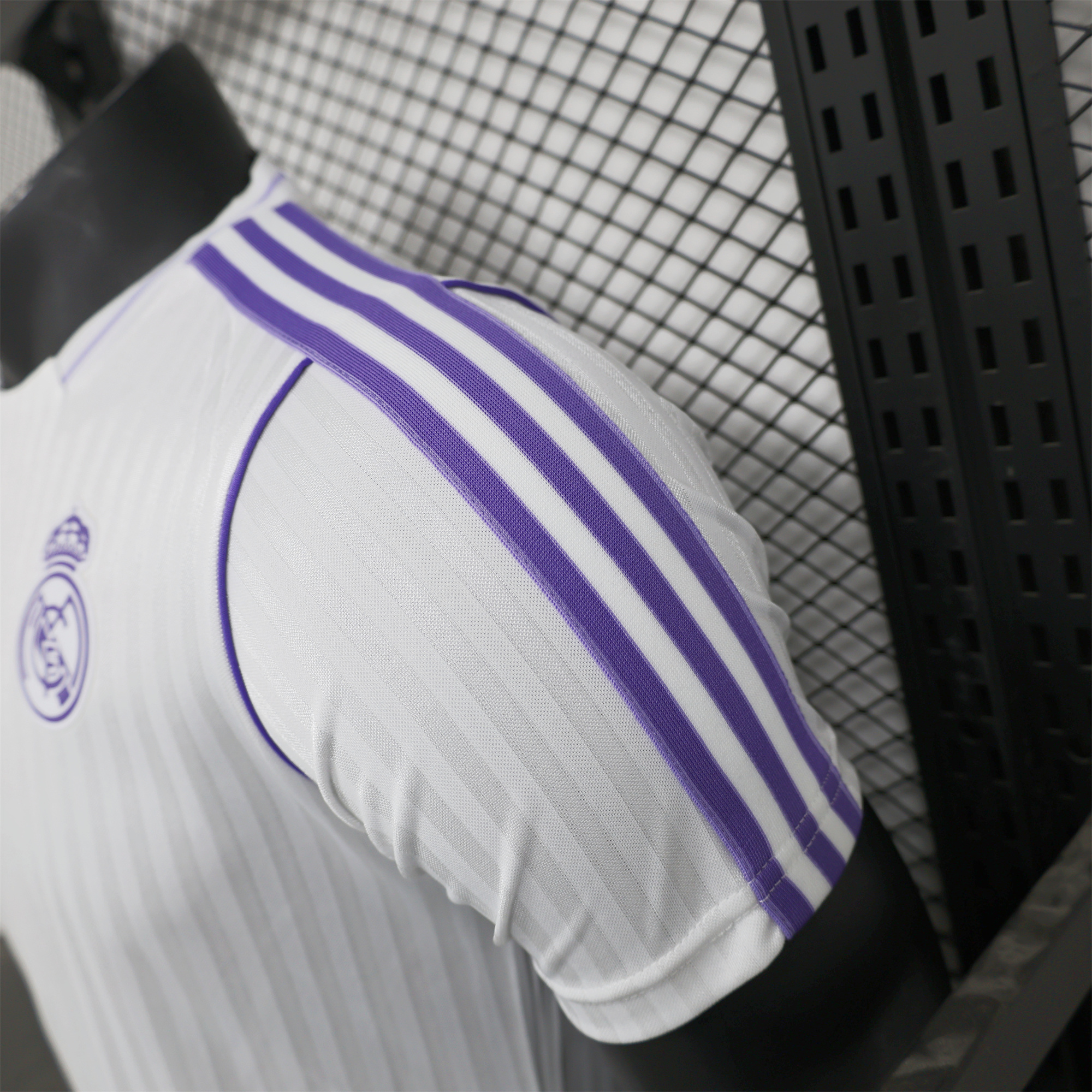 ManixJersey.com | Real Madrid 2025 White Icon Retro Jersey - Player Version -Customize Name, Number and Patch | Worldwide Shipping