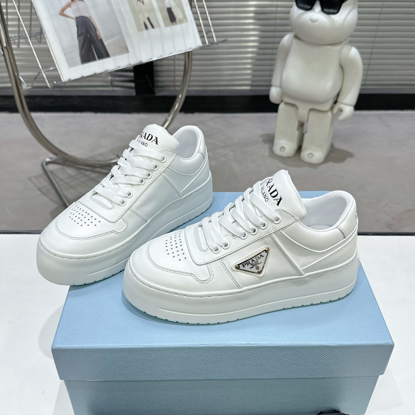 P030】PRADA スニーカー ホワイト プラダ